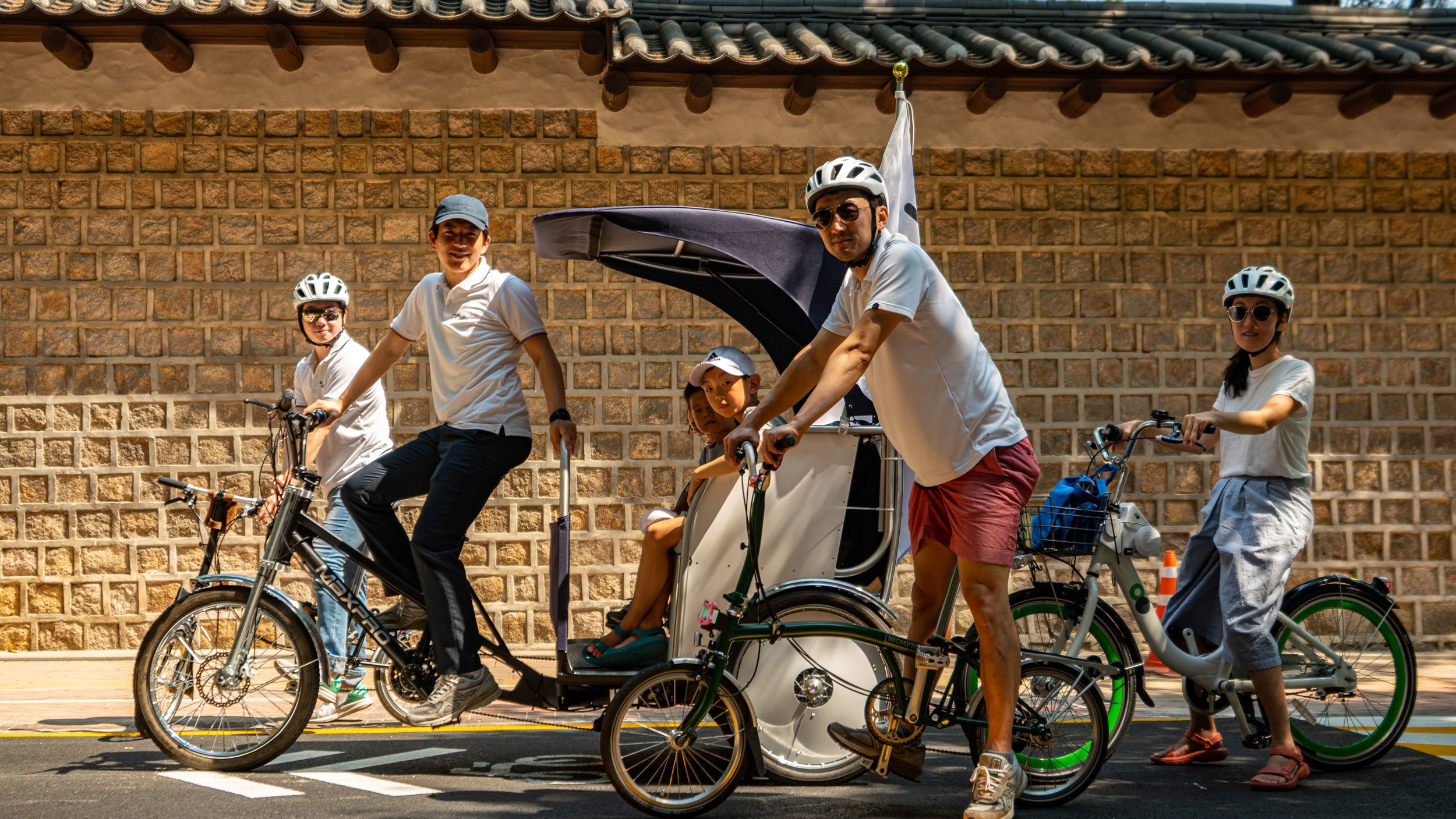 Seoul: Guided Small Group V.I.P Morning Pedicab Tour