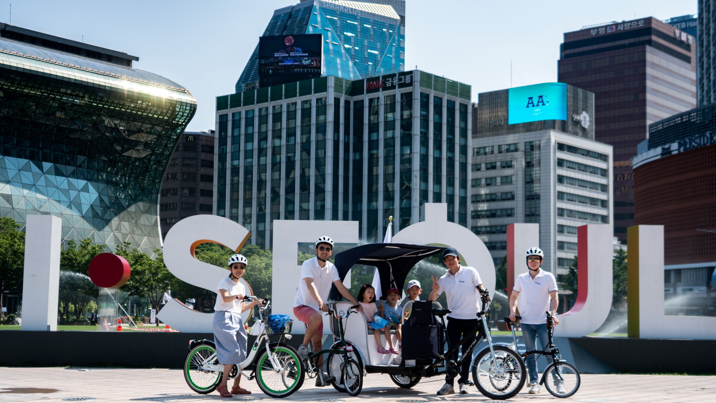 Seoul: Guided Small Group V.I.P Morning Pedicab Tour