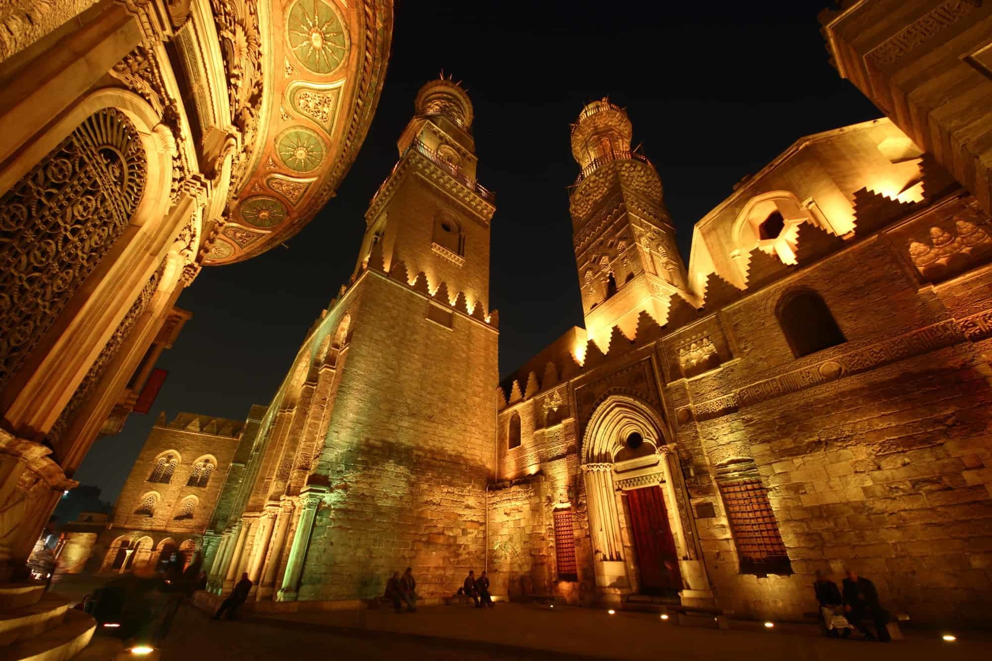 Cairo Evening: Giza Sound & Light Show and Local City Tour