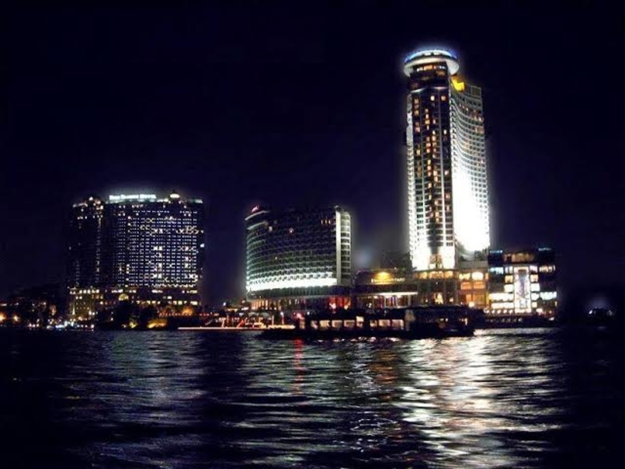 Cairo Evening: Giza Sound & Light Show and Local City Tour