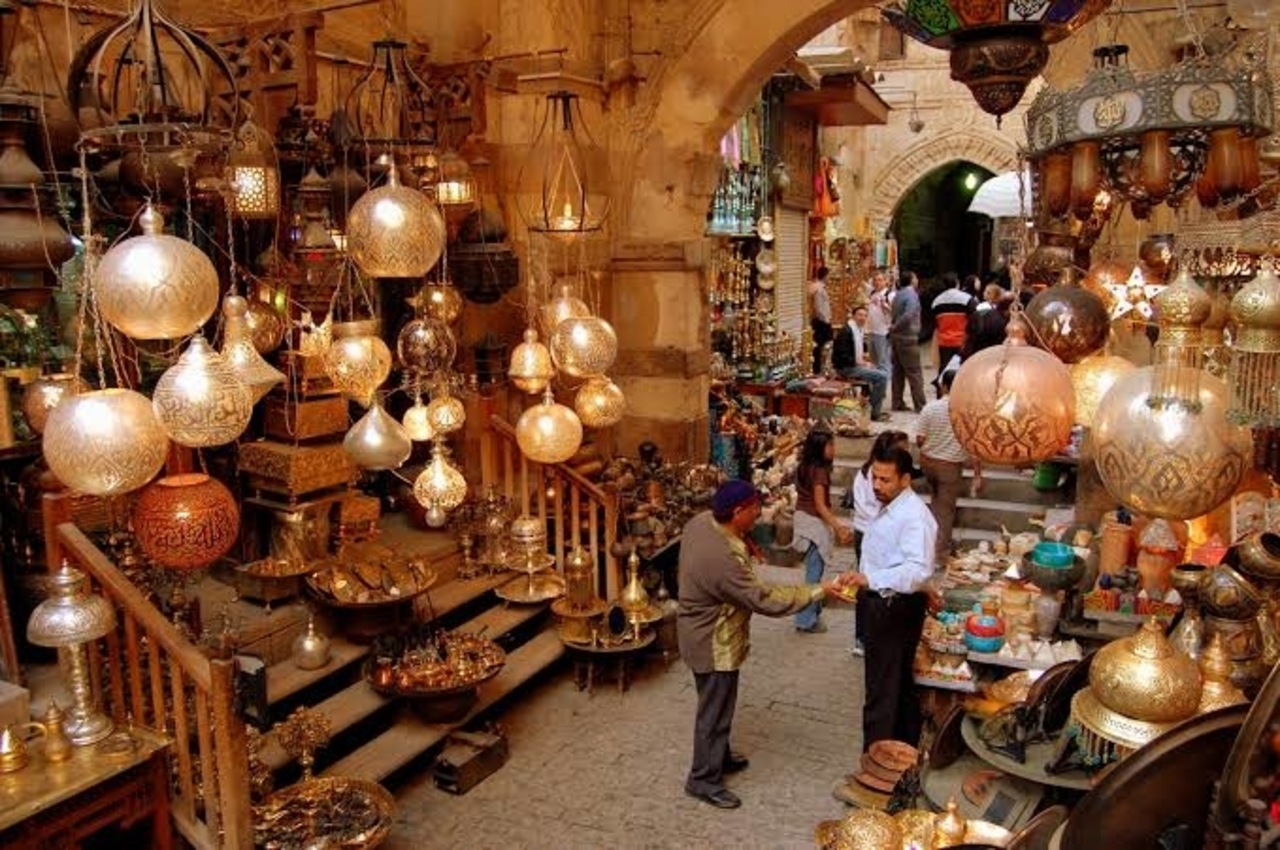 Cairo Evening: Giza Sound & Light Show and Local City Tour
