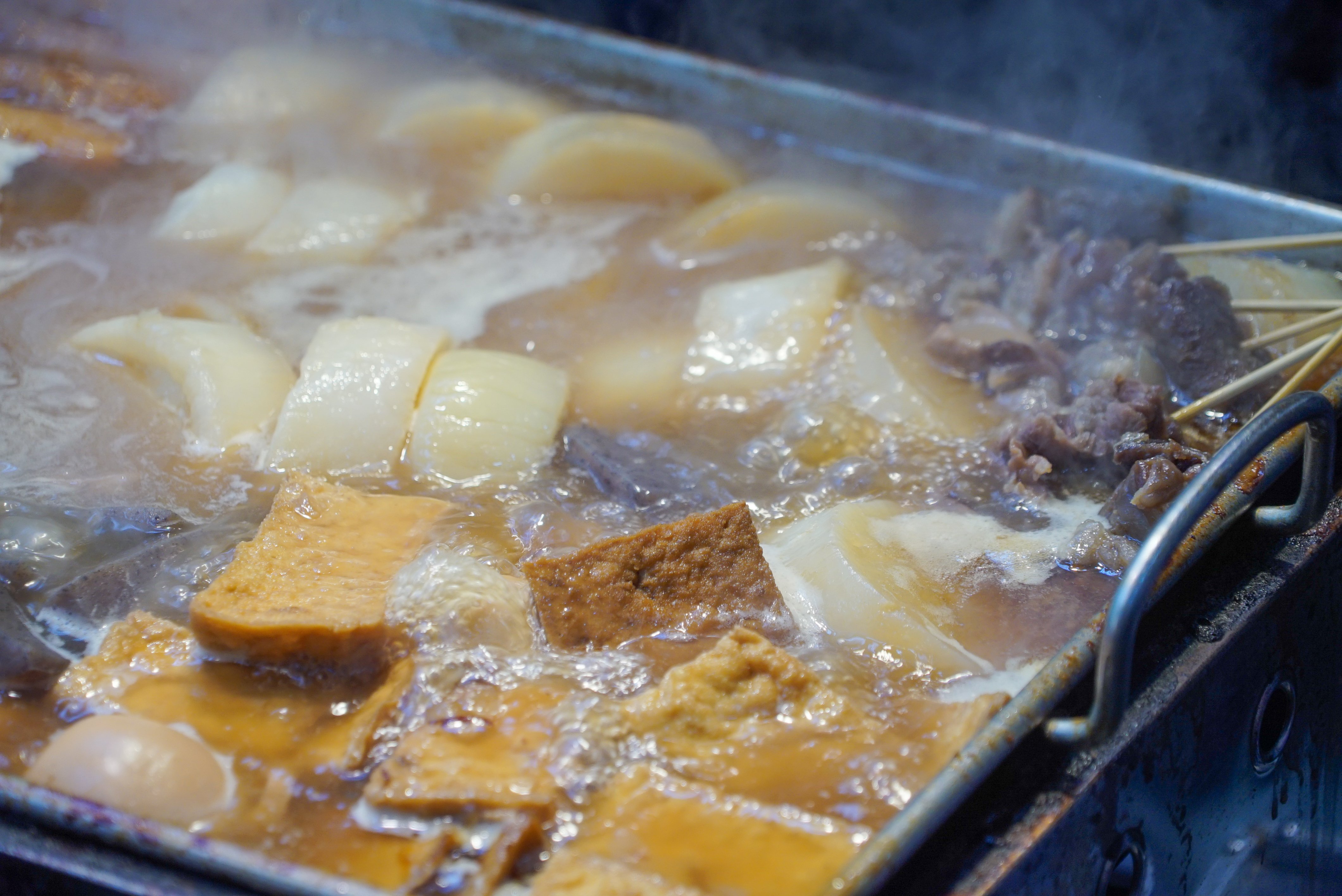 Osaka: Kuromon Market Food Walking Tour (6 stops, 6 tastes)