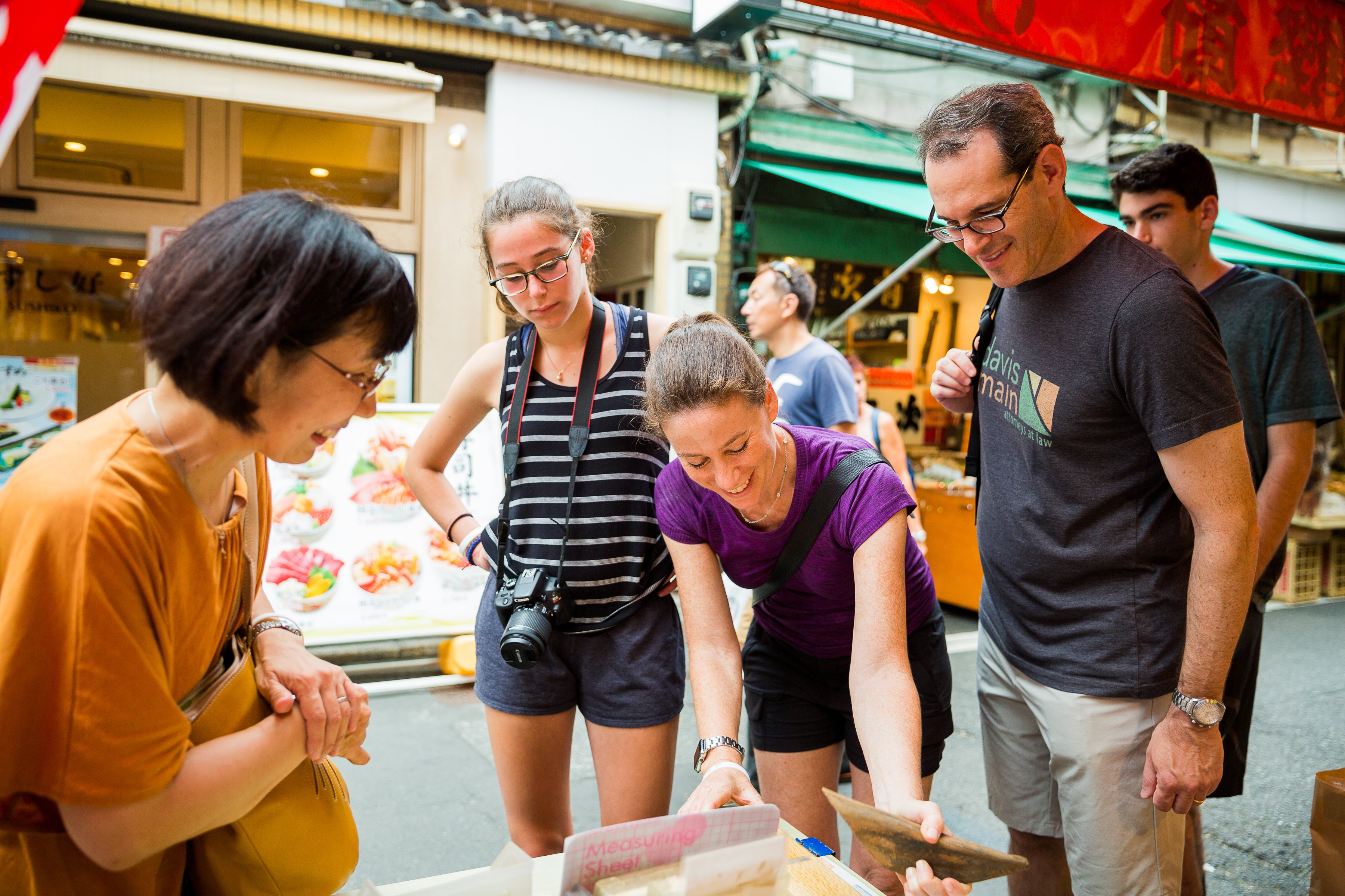 Tsukiji fish market tour — outer market stalls, street food and Tsukiji Hongwanji — image 17