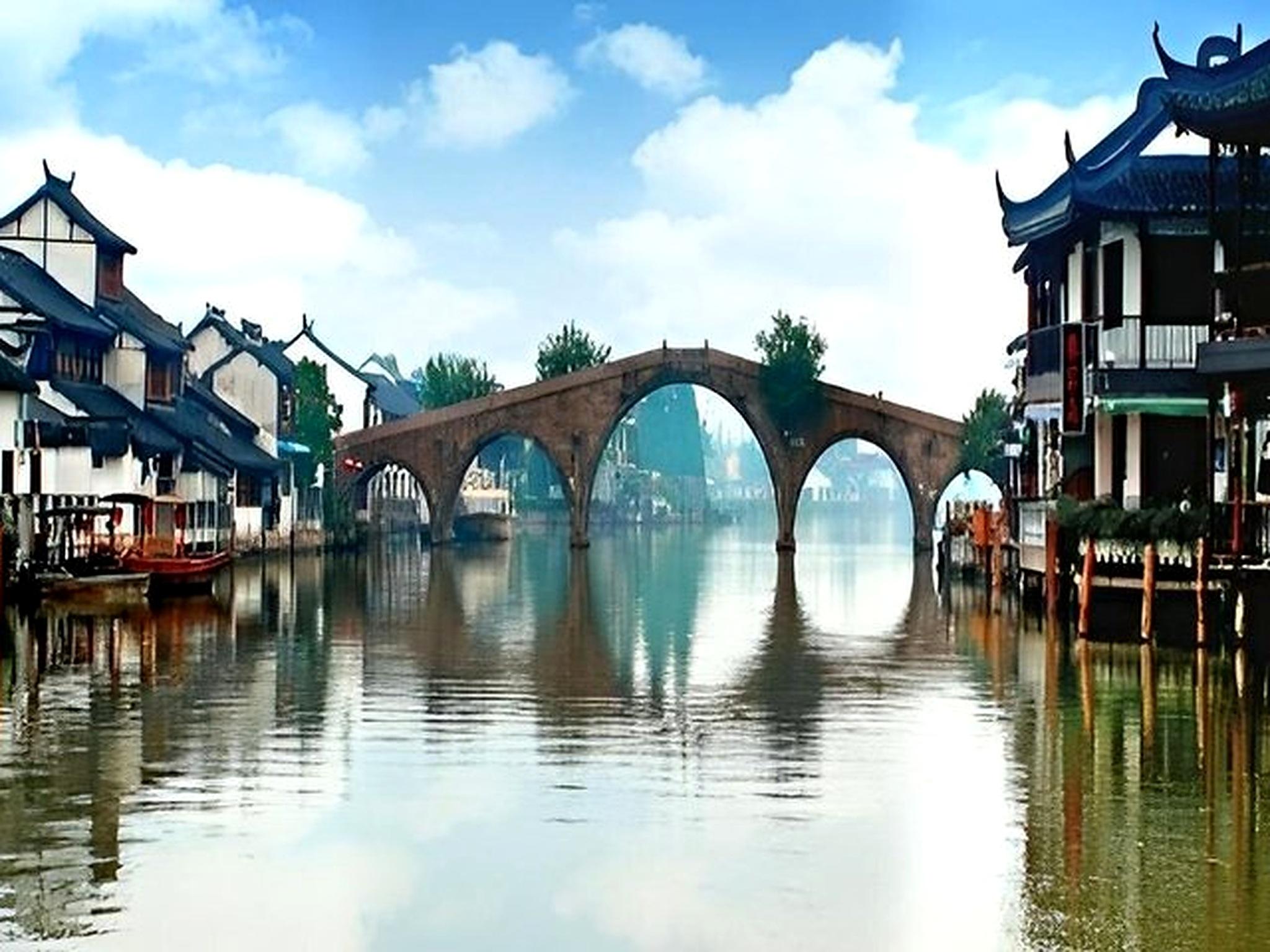 Private Shanghai & Zhujiajiao Water Town Day Tour with Boat Ride