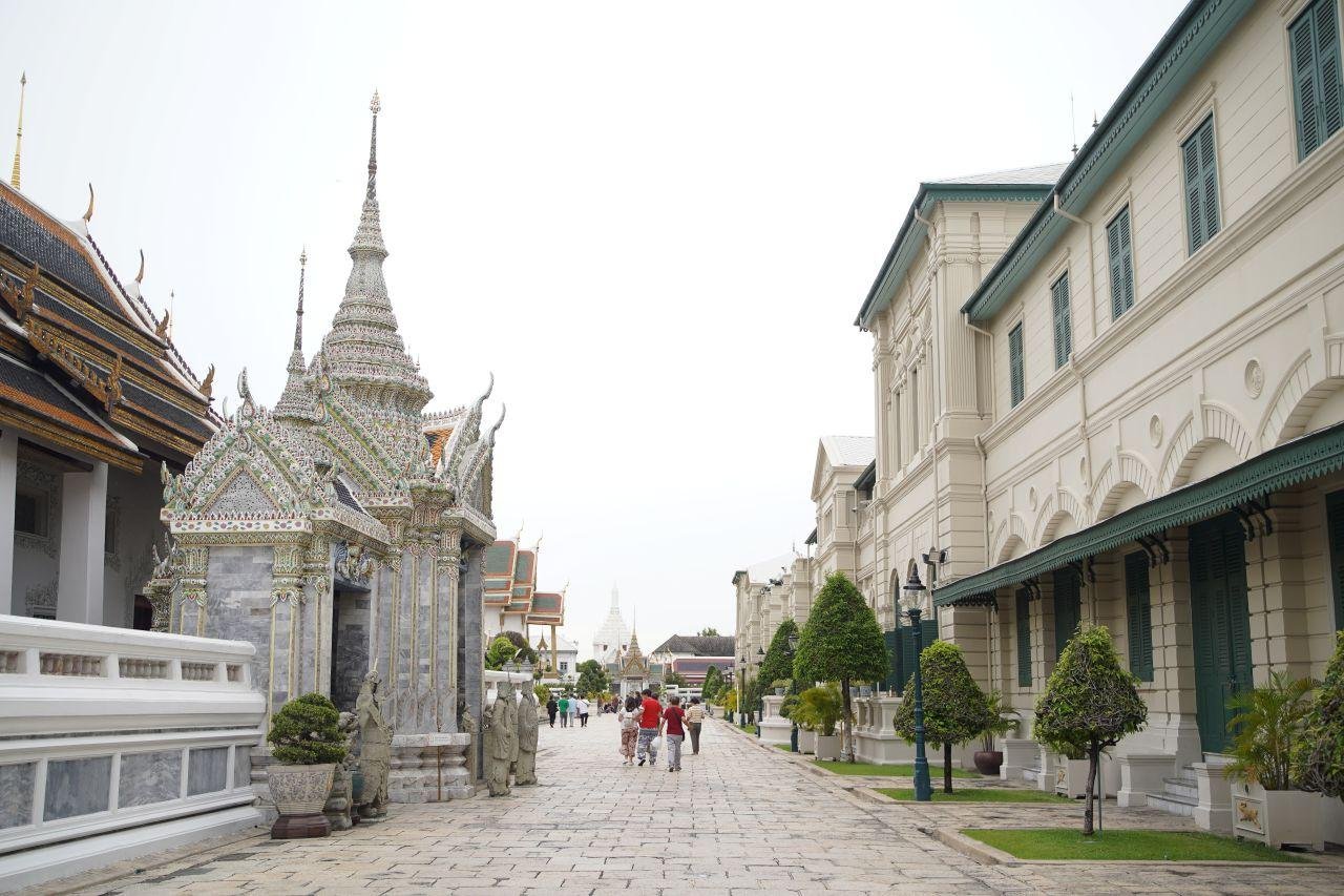 Bangkok Essential Icons: Grand Palace, Temples & Canal Cruise