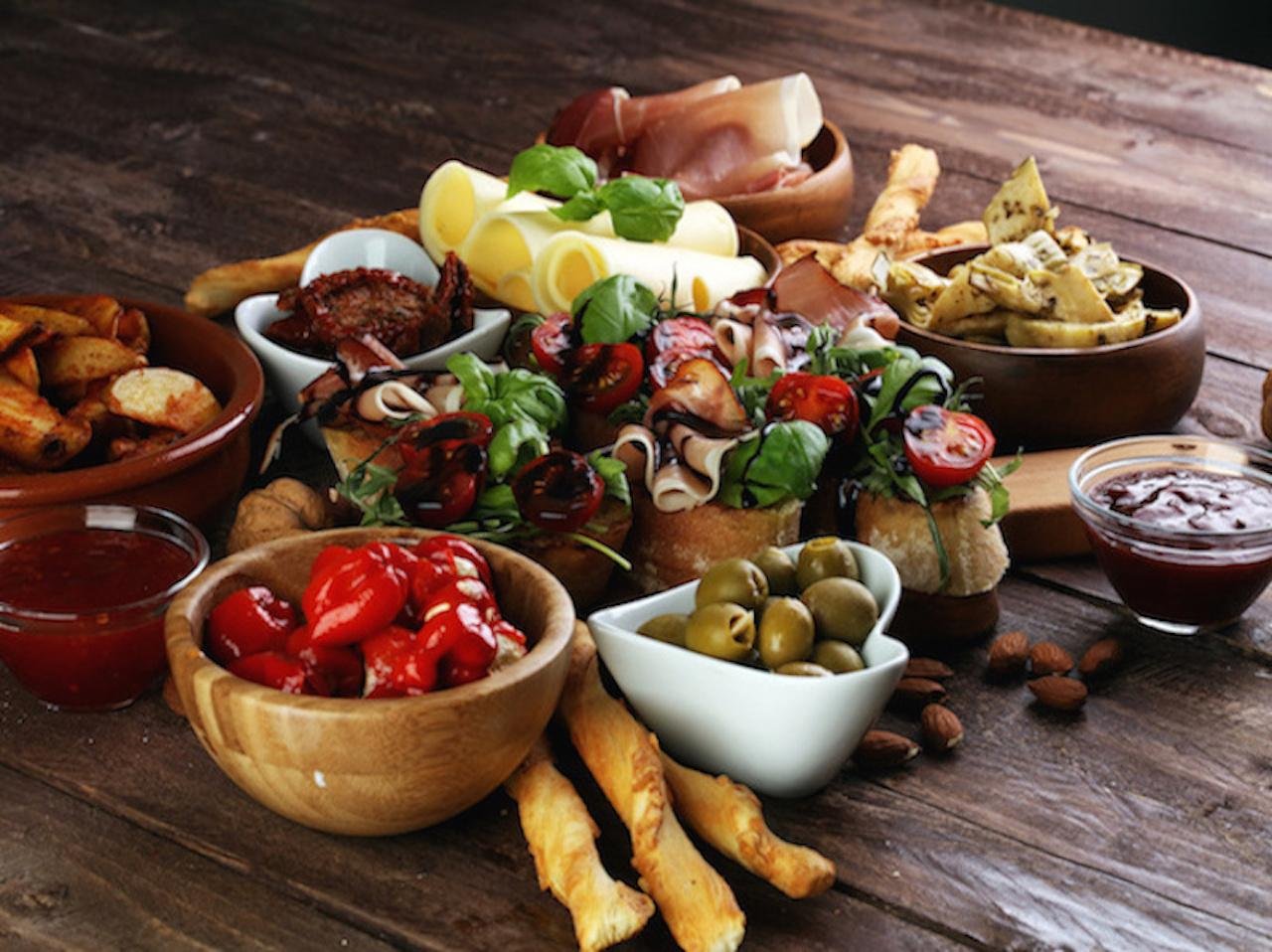 Palma Old Town Tapas & Sightseeing Evening Tour