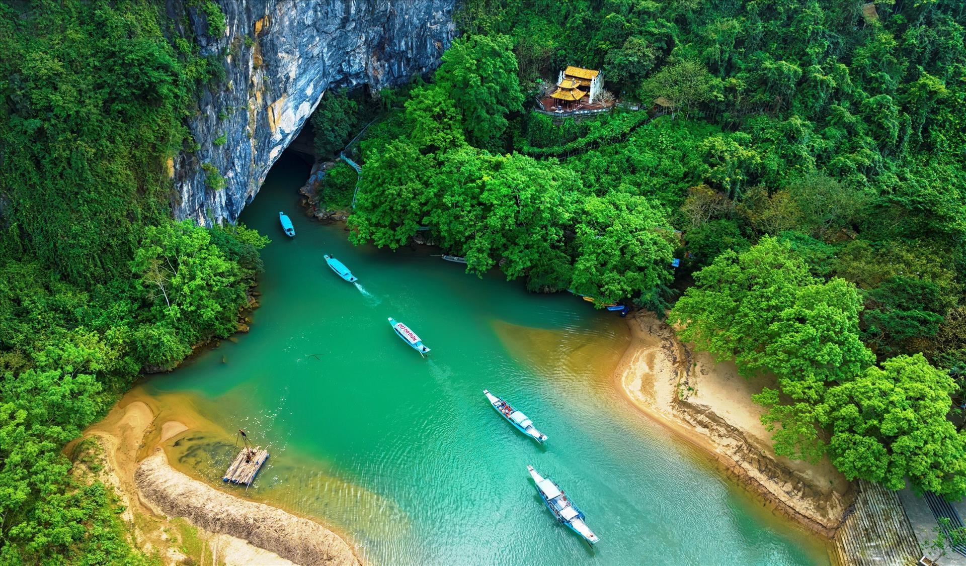 Phong Nha Cave boat tour Son River dragon boat and Paradise Cave karst — image 21