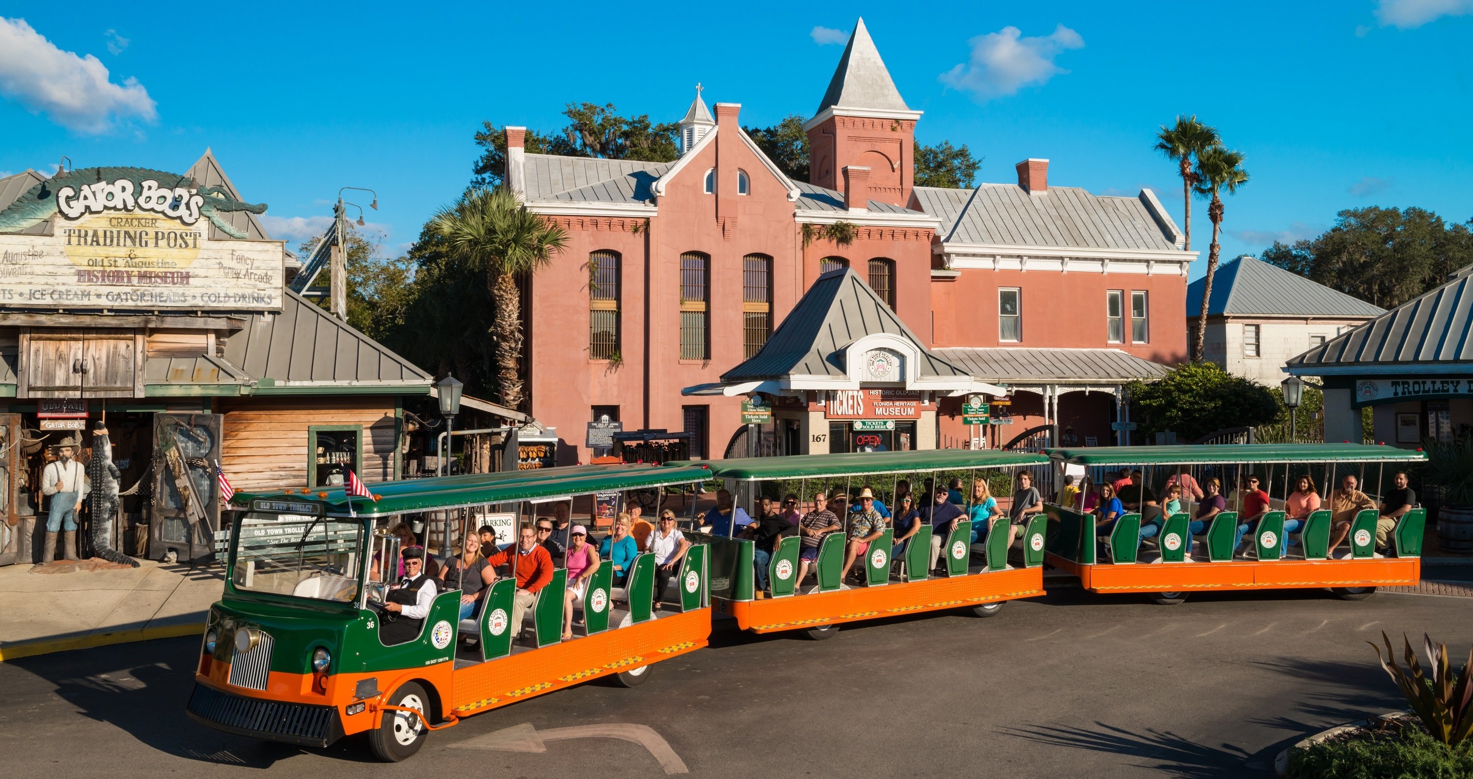 St Augustine hop-on hop-off trolley tour — sightseeing trolley near Castillo de San Marcos, the 17th-century Spanish fort
