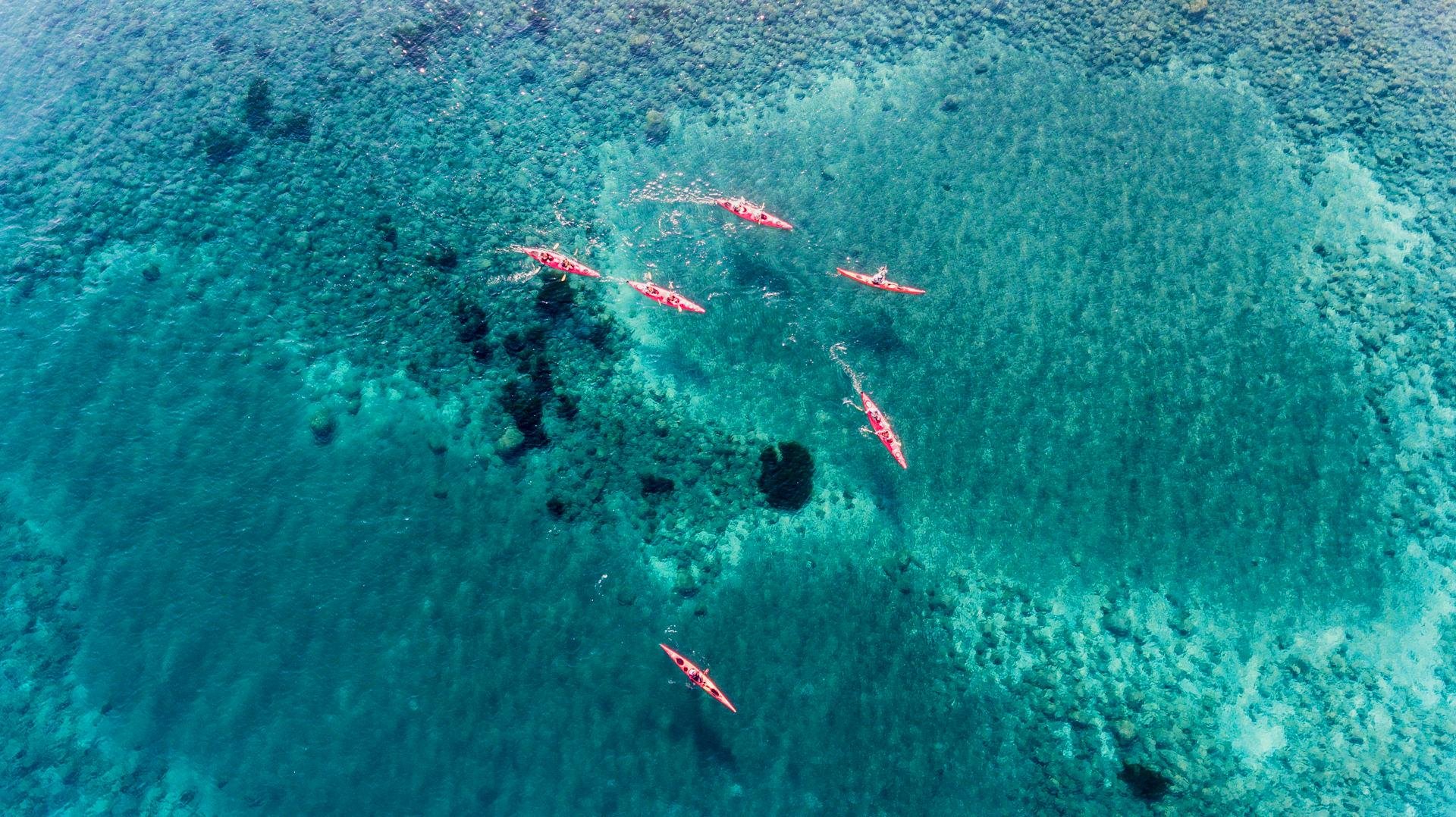 Santorini: Sea Kayaking with Light Lunch