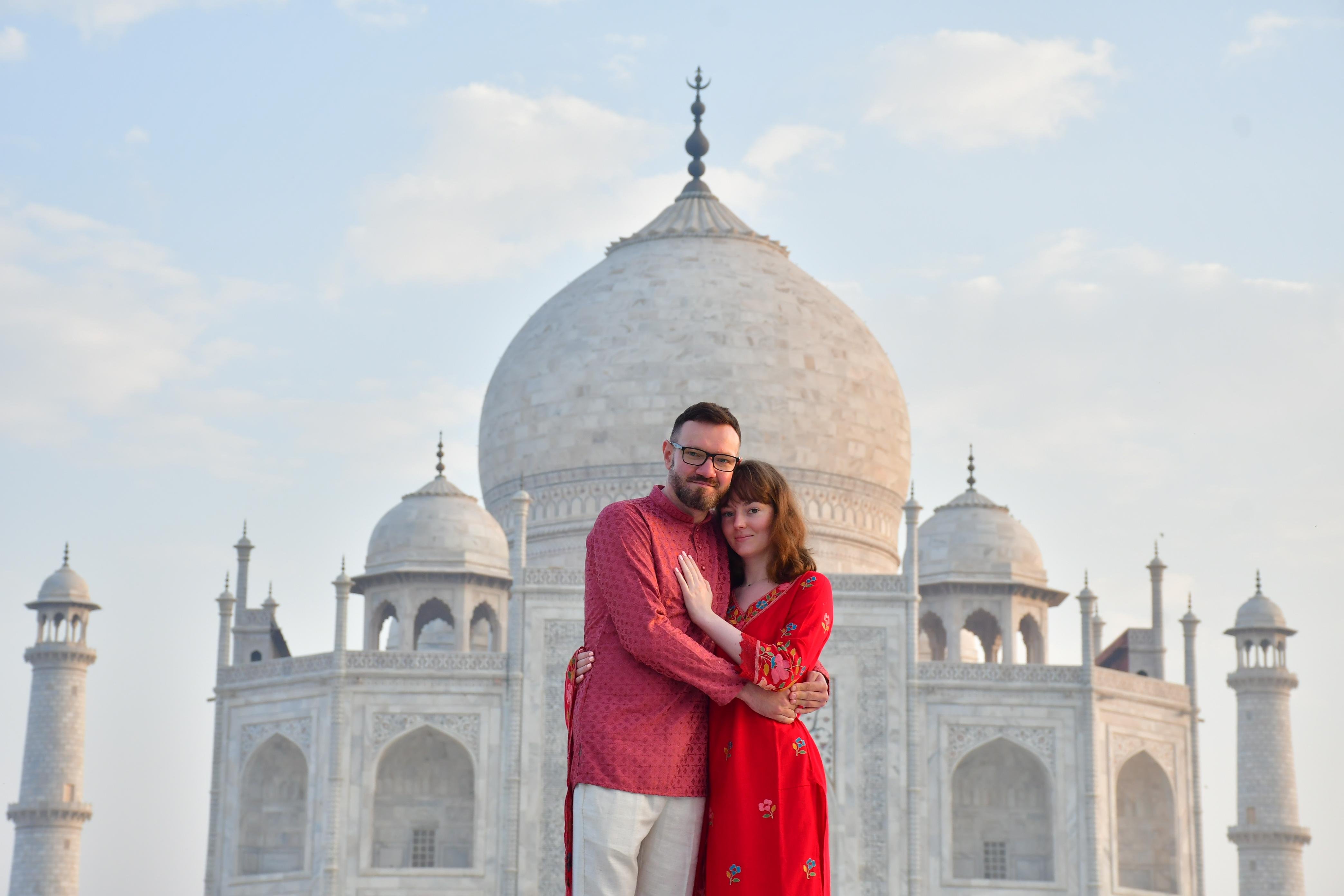 Agra Private Taj Mahal Photoshoot with Entry Ticket