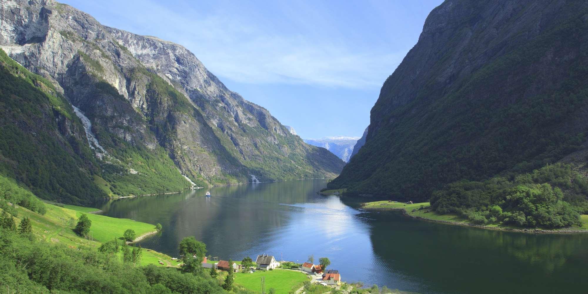 Private Bergen Fjord Tour: Nærøyfjord Cruise & Flåm Railway