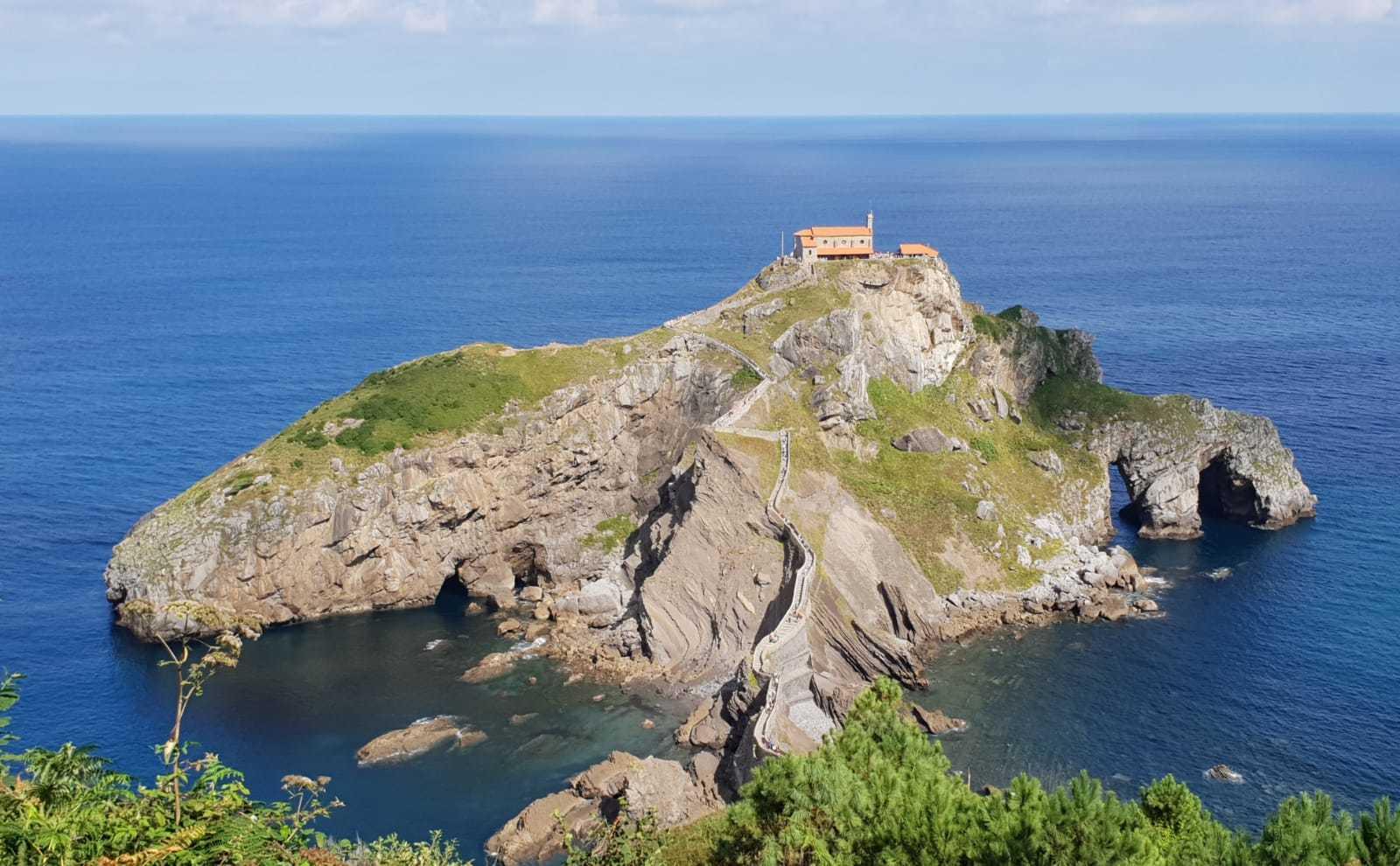 Gaztelugatxe, Mundaka & Guernica Day Tour from Bilbao