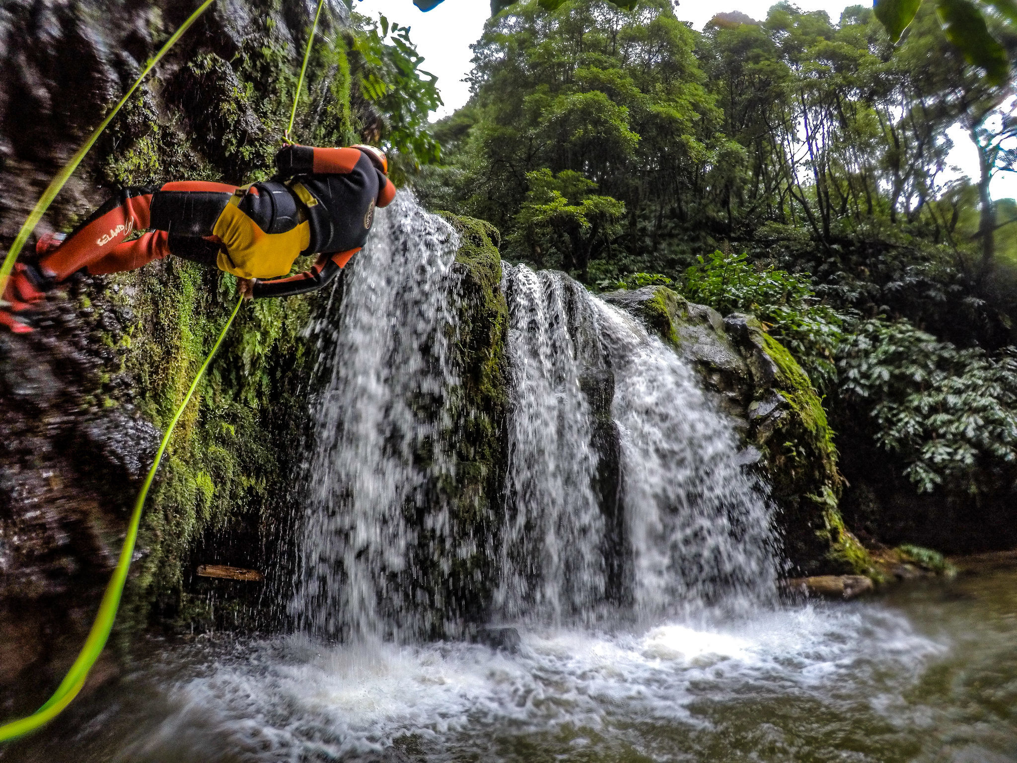 São Miguel: Caldeirões Park Canyoning Adventure