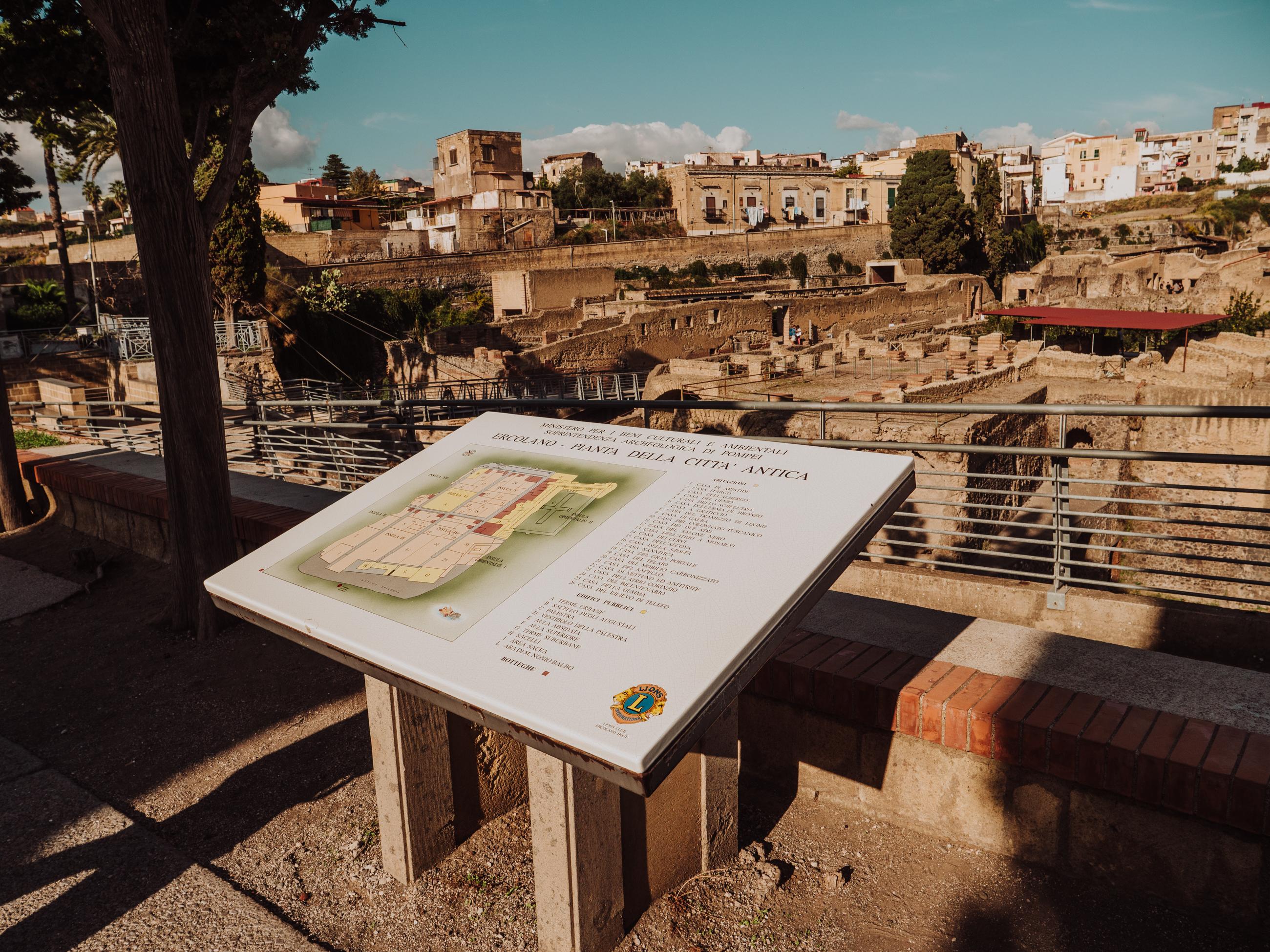 Naples: Pompeii & Herculaneum Archaeologist-Led Tour