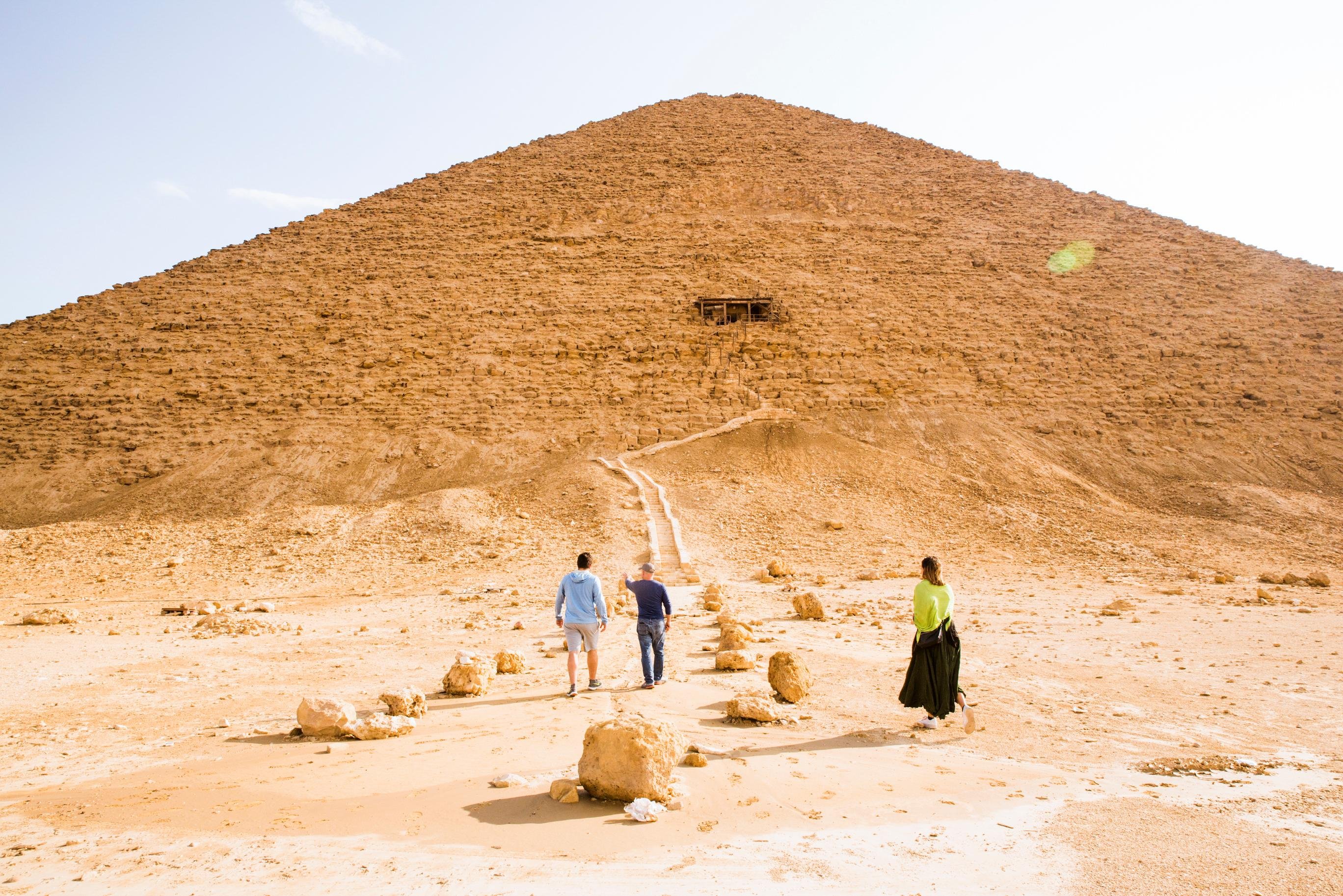 Cairo: Pyramids, Sphinx, Saqqara & Memphis Full-Day Tour