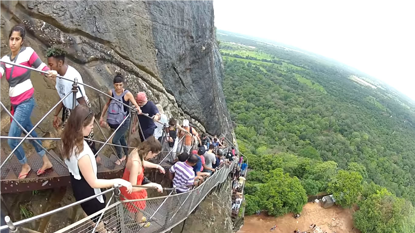 Sigiriya Rock Fortress: Private Guided Walking Tour