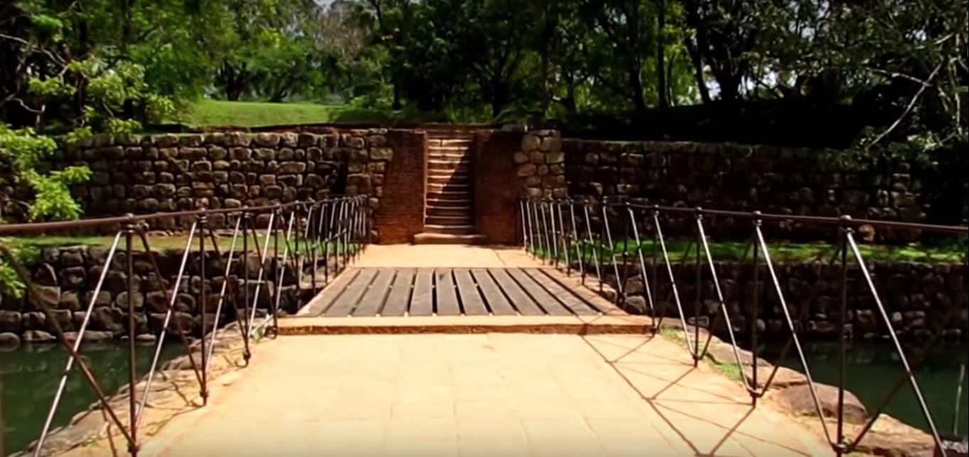 Sigiriya Rock Fortress: Private Guided Walking Tour