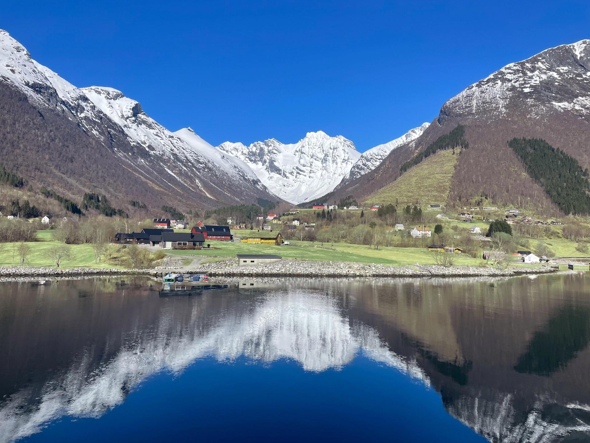 Hjørundfjord Cruise from Ålesund