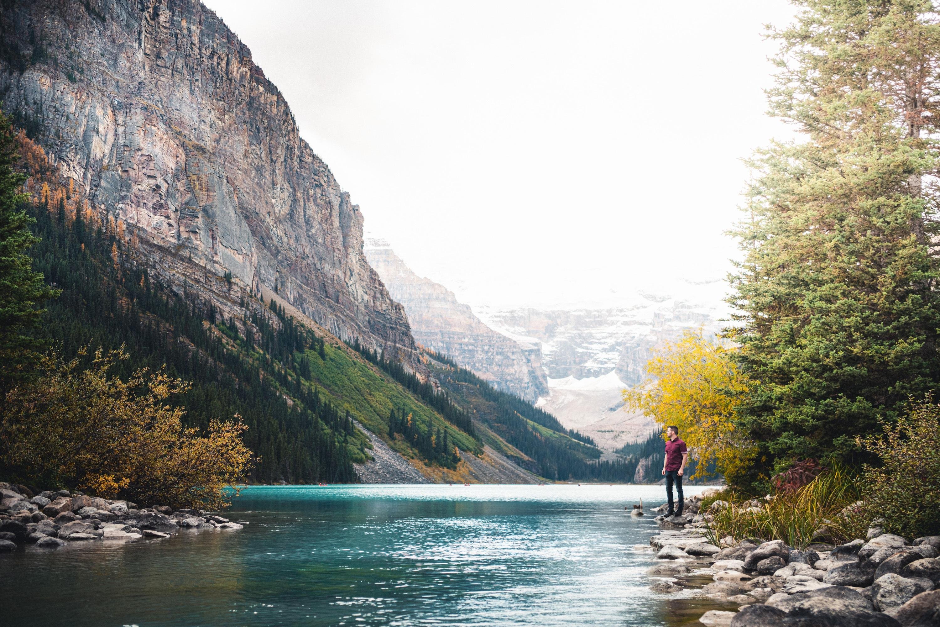 From Banff: Lake Louise and Moraine Lake Sightseeing Tour