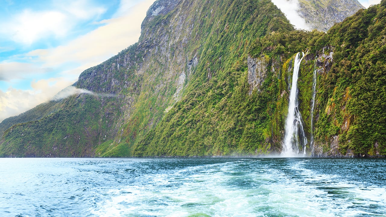 Milford Sound Small-Group Day Tour from Queenstown with Cruise & Lunch