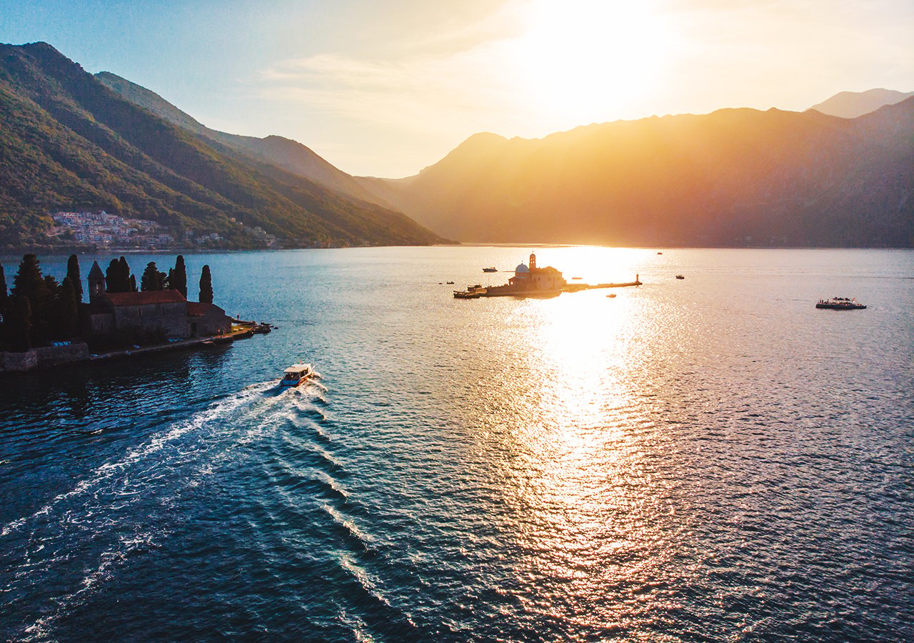Kotor: Private VIP Speedboat Charter to Blue Cave