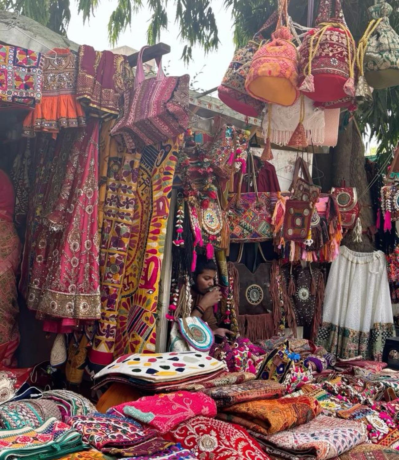 Delhi Personal Shopping Tour with Local Expert