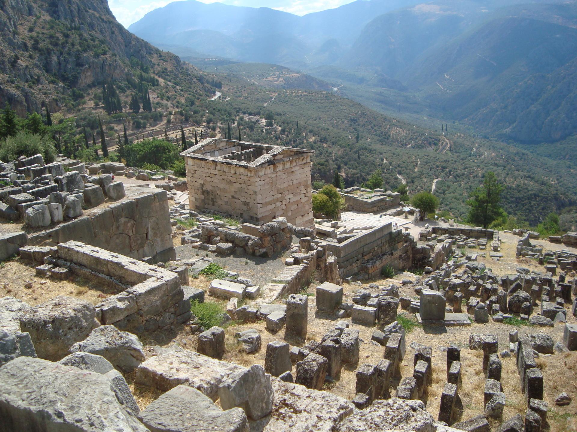 Delphi & Thermopylae Private Day Trip from Athens