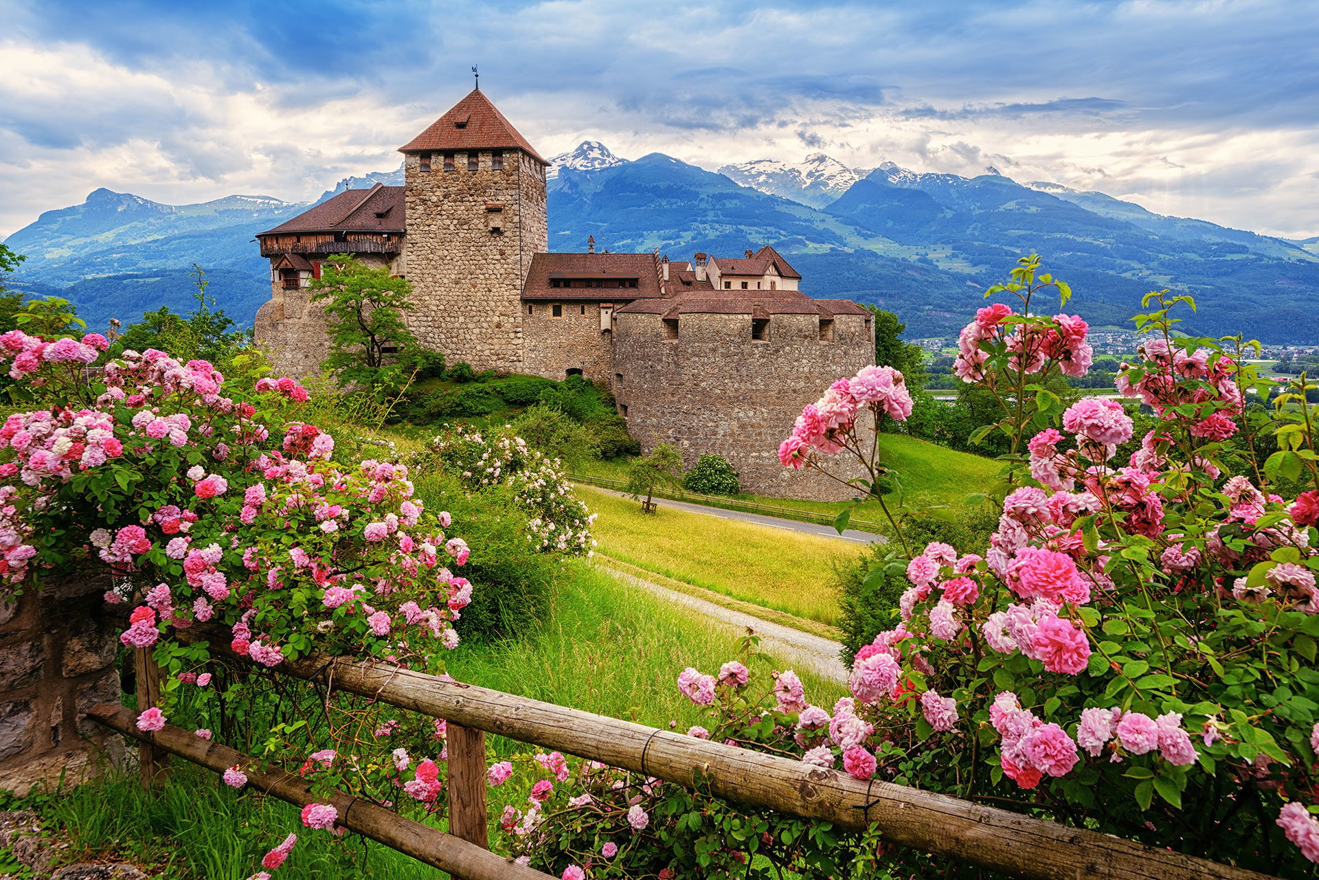 Private Day Trip to Liechtenstein and Heidiland from Zurich