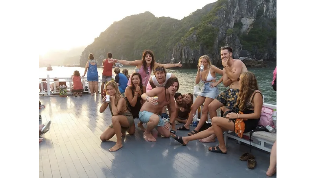 Cat Ba Island: Lan Ha & Ha Long Bay Cruise, Kayak & Snorkel
