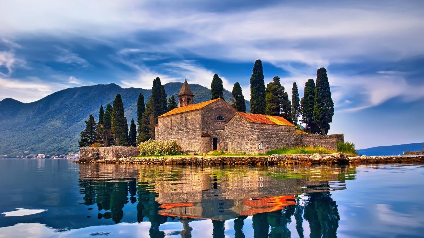 Dubrovnik to Montenegro: Bay of Kotor Day Trip with Boat Cruise