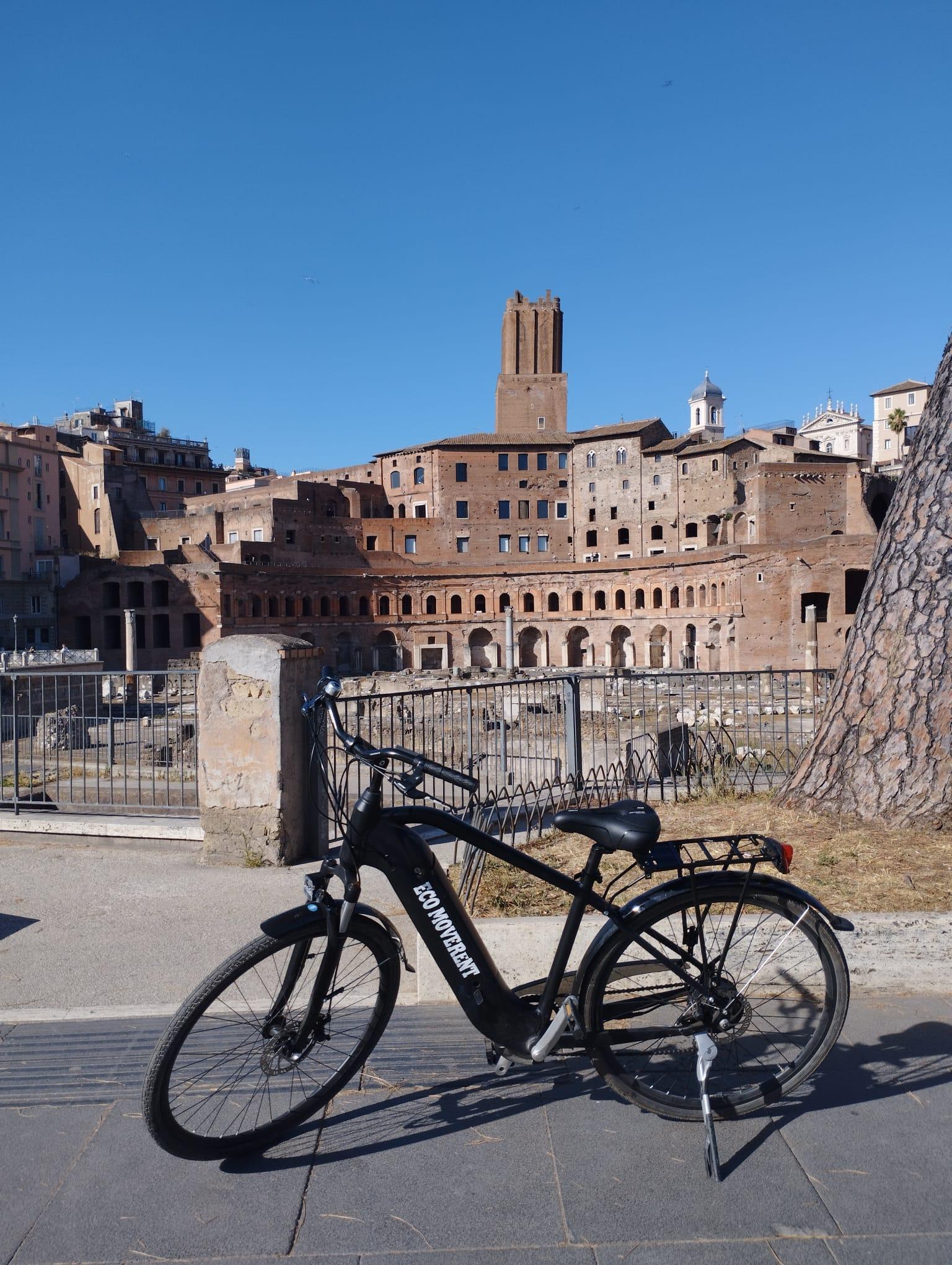 Rome bike rental electric bike hire Tiber path cycling — image 4