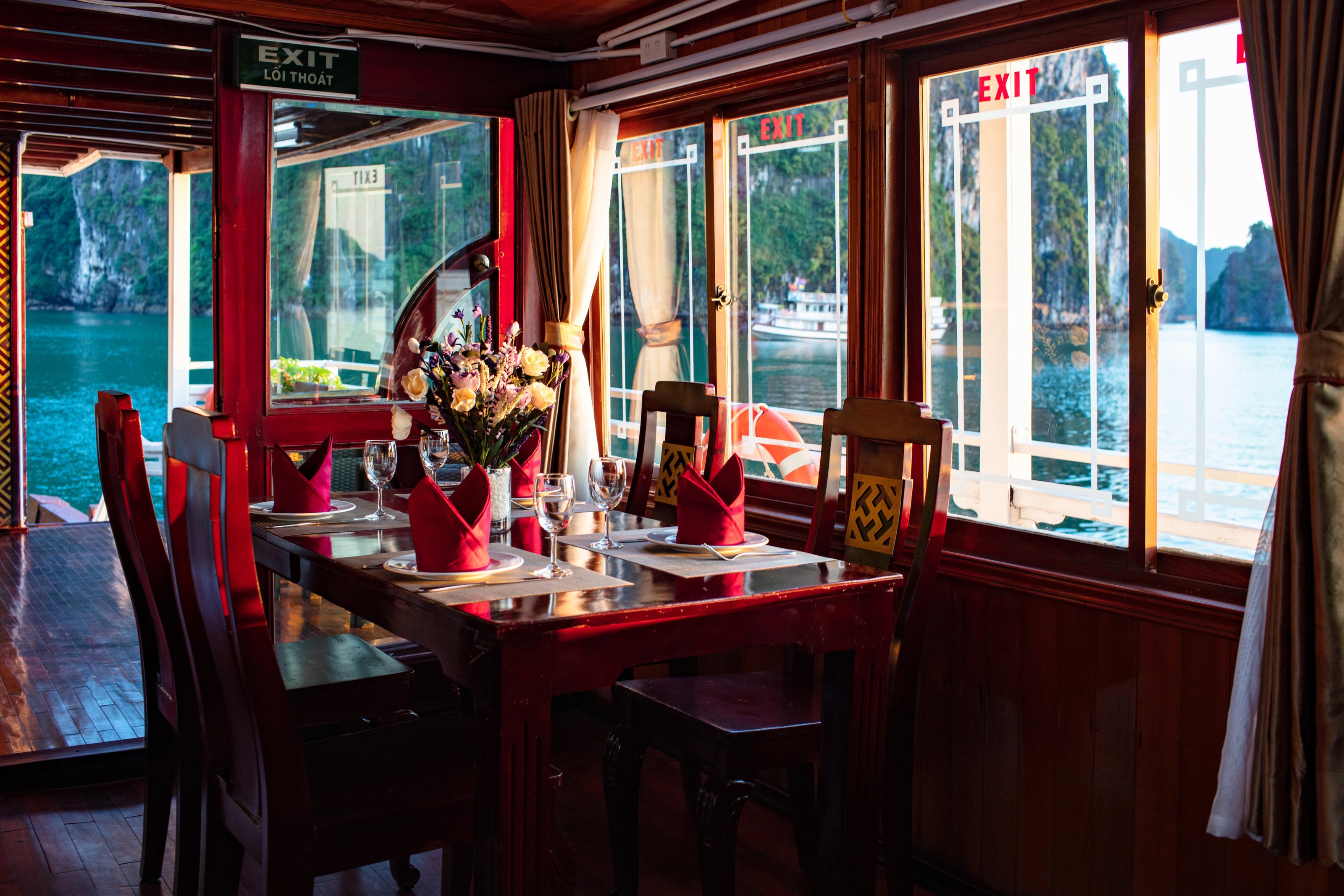 Ha Long & Bai Tu Long Bay 2-Day Overnight Cruise from Hanoi