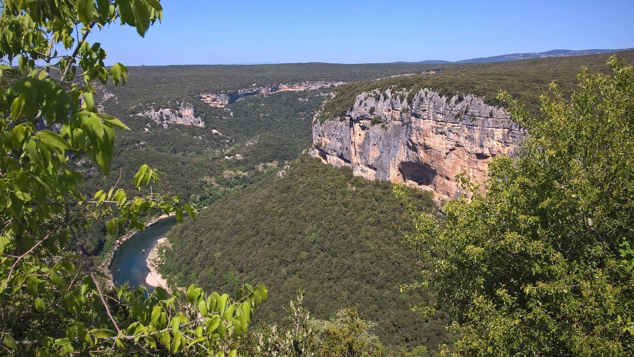 Ardèche Canyon Full Descent: 30km Canoe Adventure