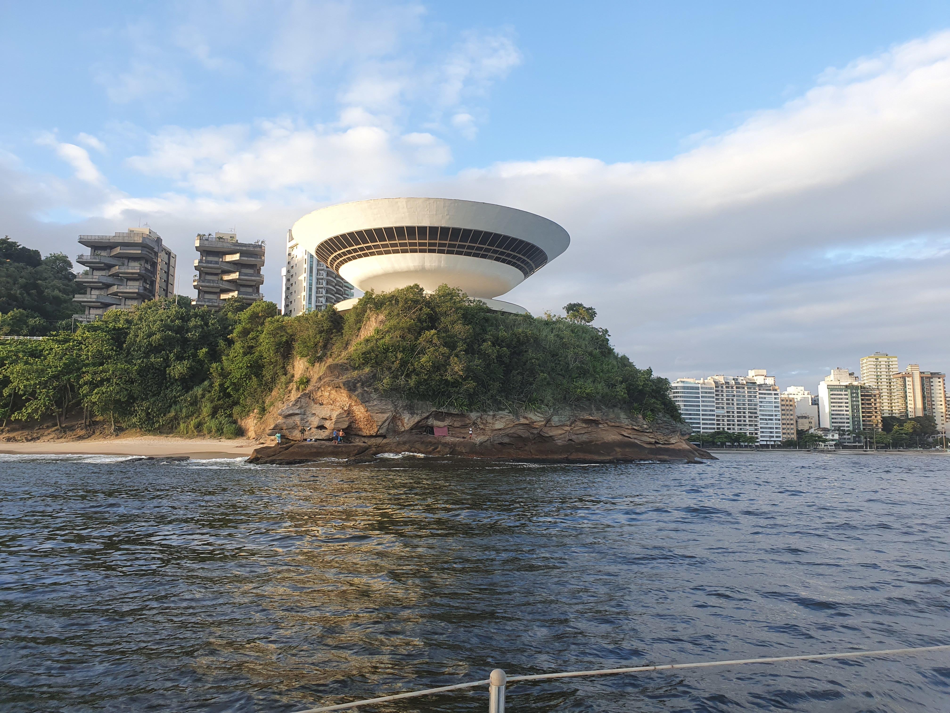 Rio de Janeiro: Sailboat Cruise with Brunch or Sunset & Drinks