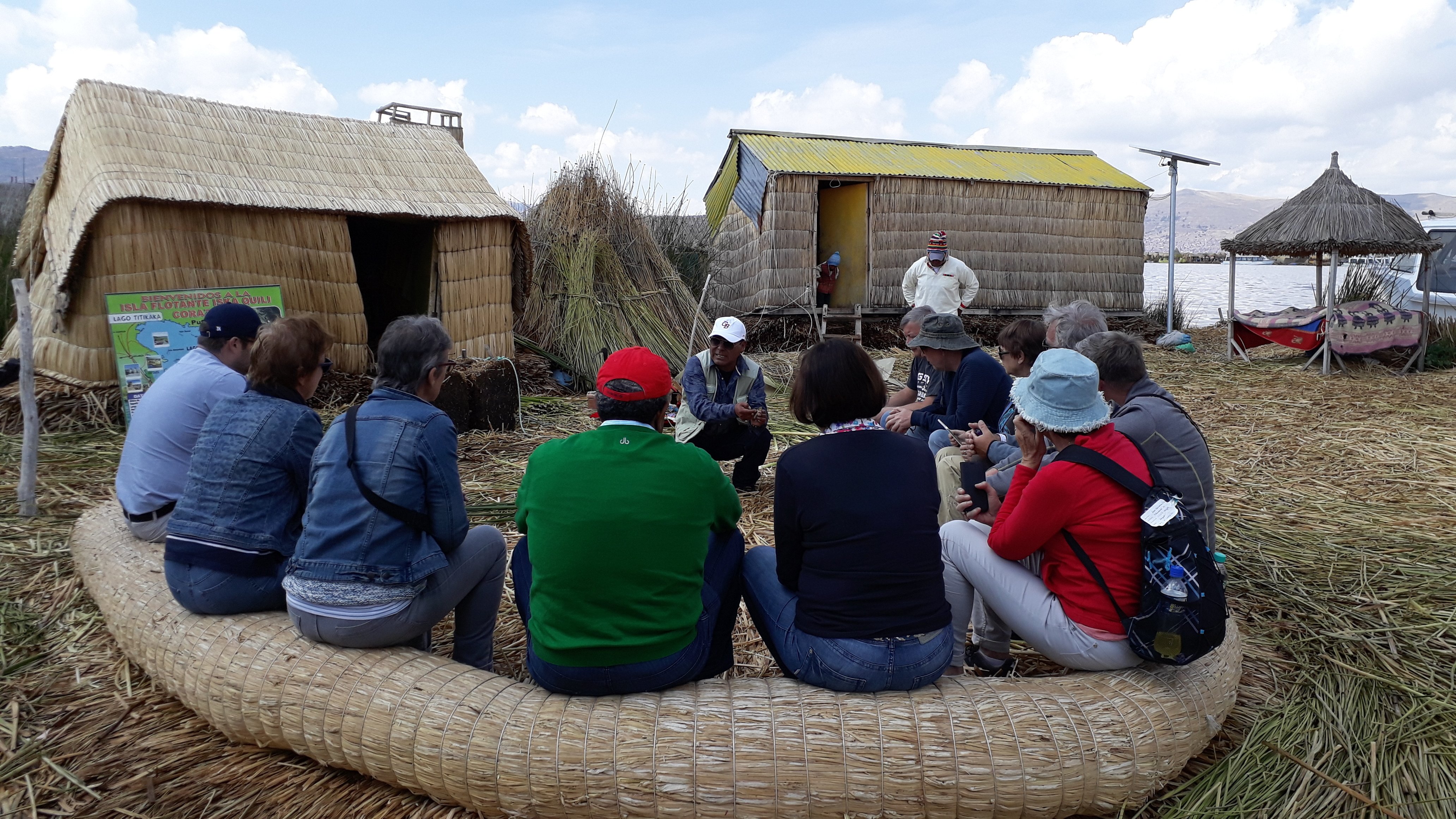 Experiência de meio dia nas Ilhas Flutuantes de Uros