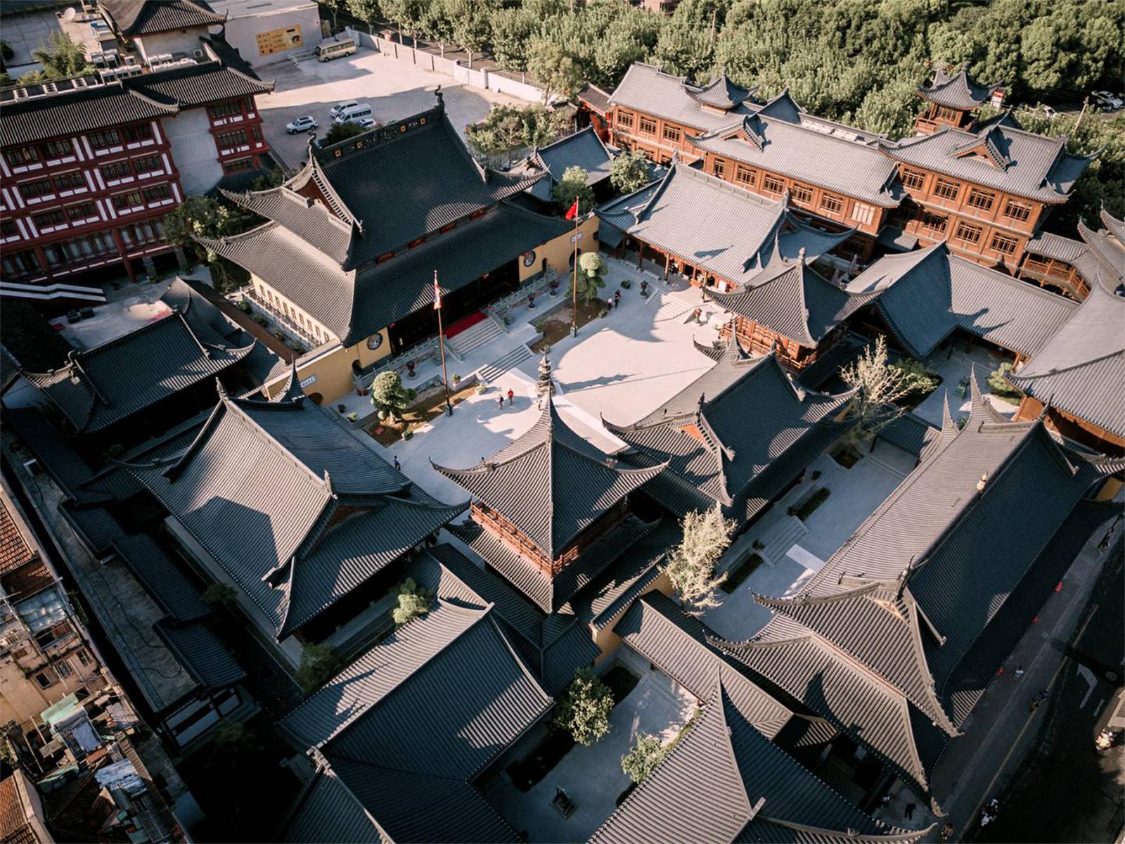 Jade Buddha Temple & Shanghai Street Food Experience