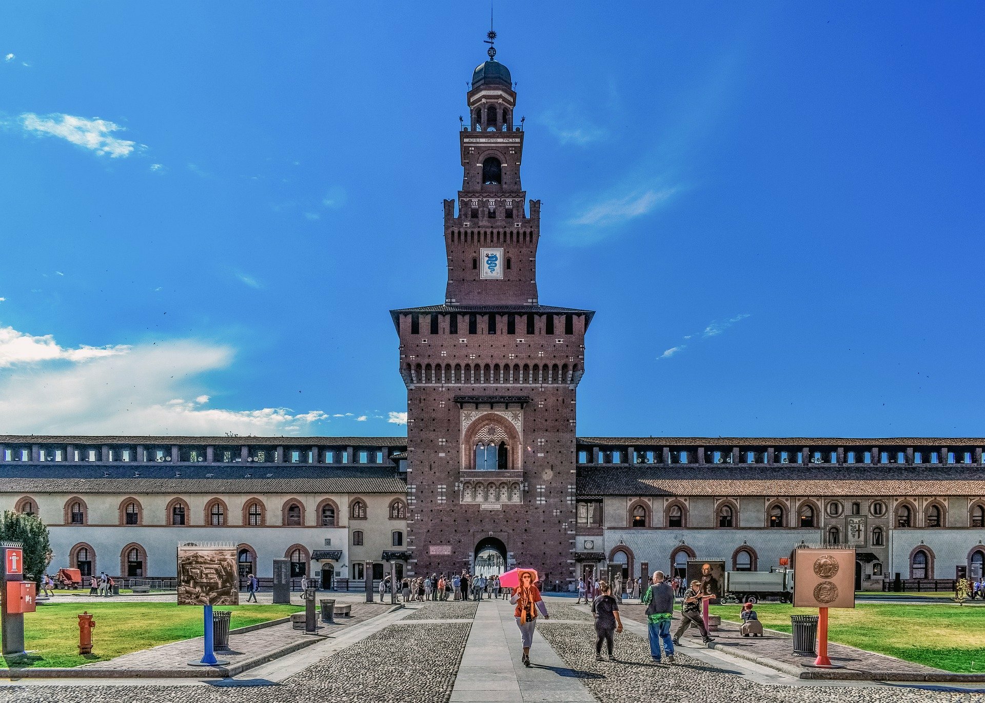 Milan: Sforza Castle & Michelangelo's Pietà Rondanini Guided Tour