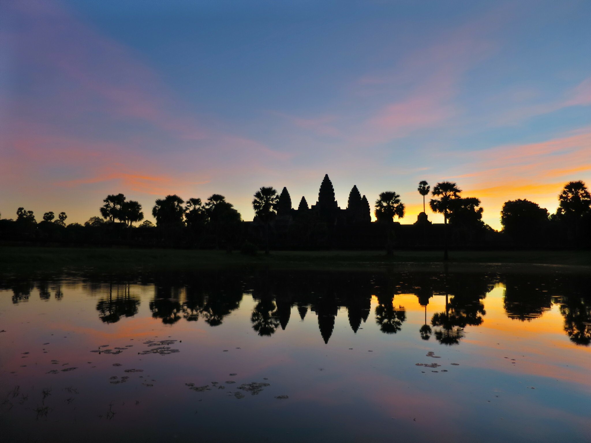 Angkor Wat Sunrise & Tonle Sap 2.5-Day Small Group Expedition