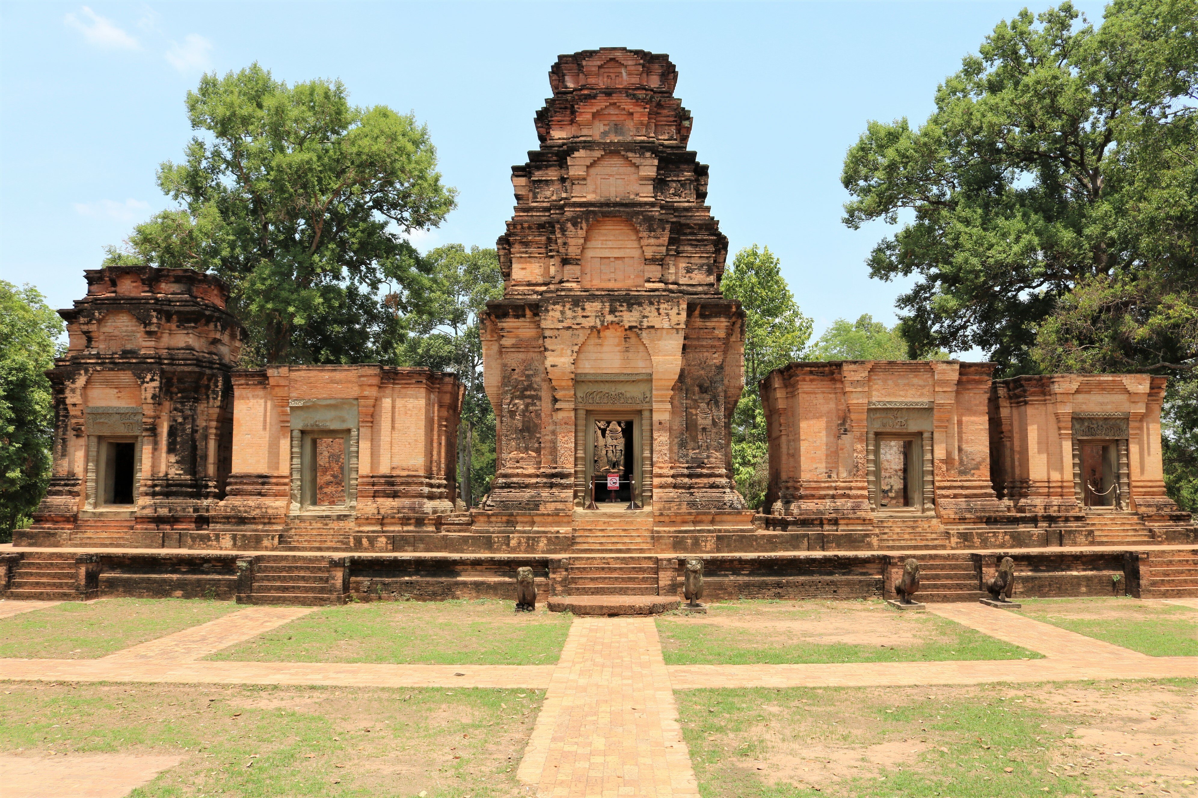 Angkor Wat Sunrise & Tonle Sap 2.5-Day Small Group Expedition