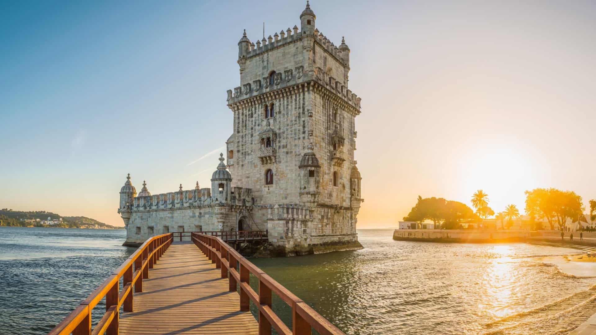 Lisbon Private Tuk-Tuk Tour with Hotel Pickup
