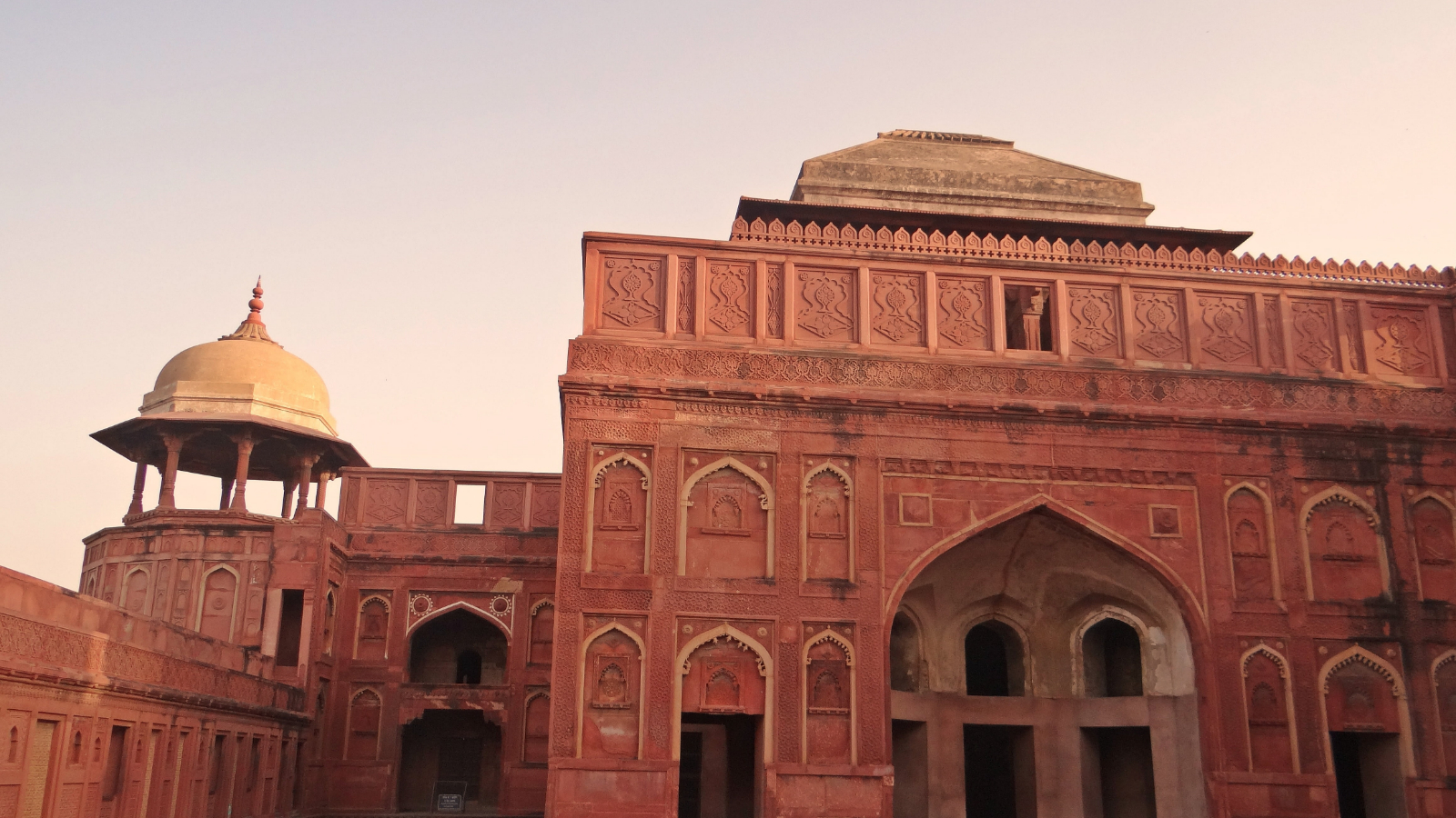 Delhi to Taj Mahal & Agra Fort: Express Train Day Tour