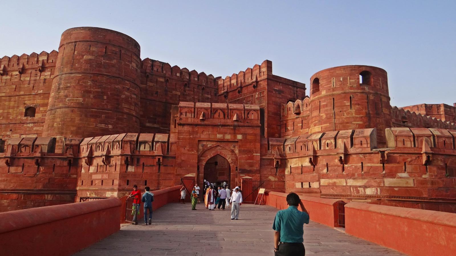 Delhi to Taj Mahal & Agra Fort: Express Train Day Tour