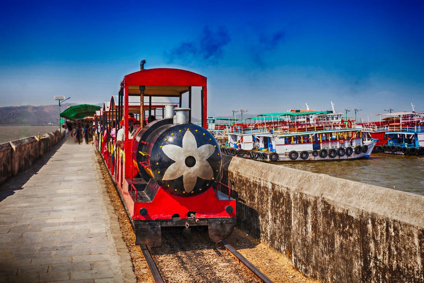 Mumbai: Elephanta Caves Guided Expedition