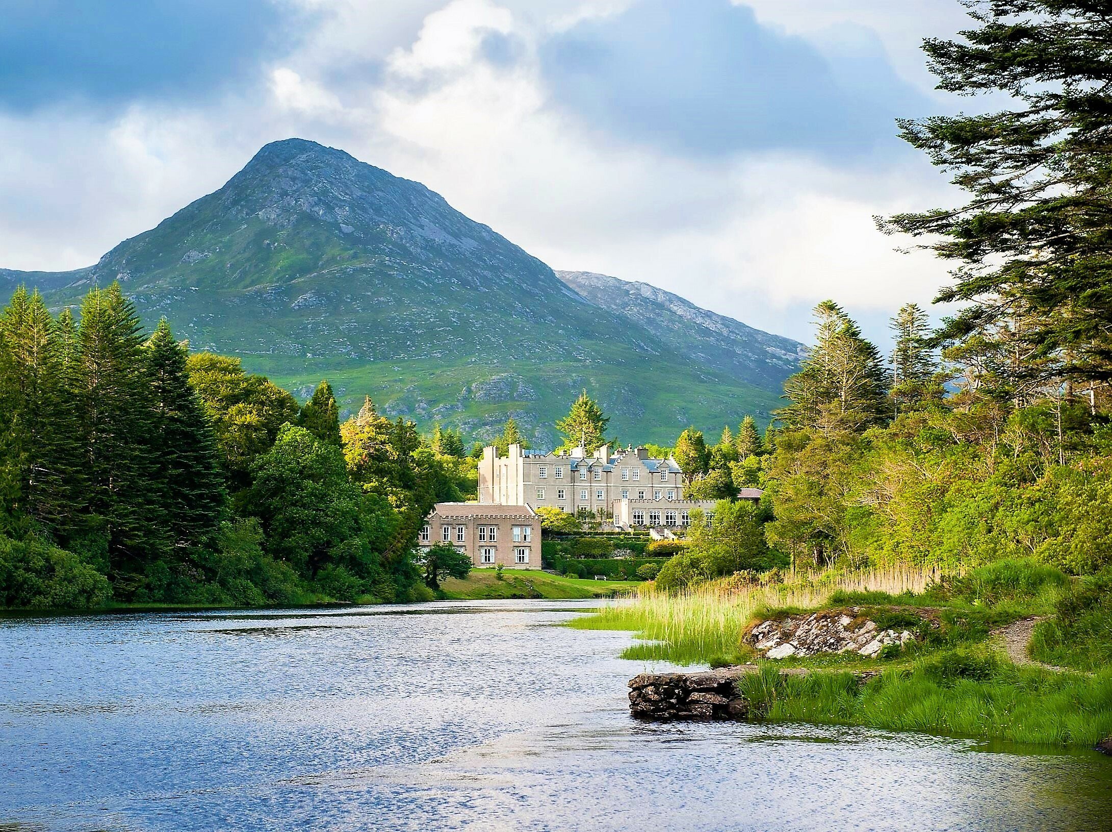 Castles of Connemara Full-Day Tour from Galway