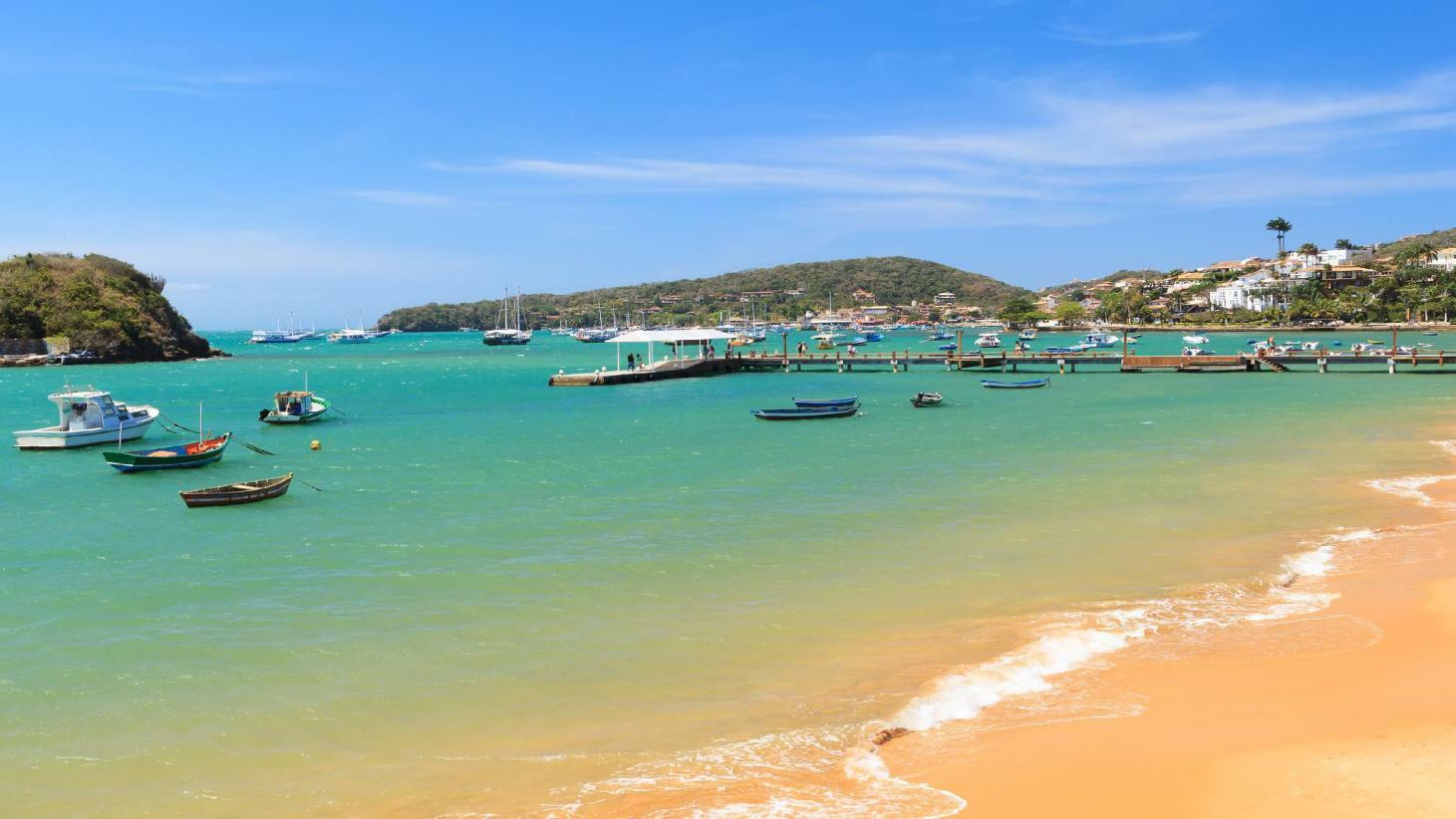 Búzios Coastal Boat Tour with Lunch from Rio