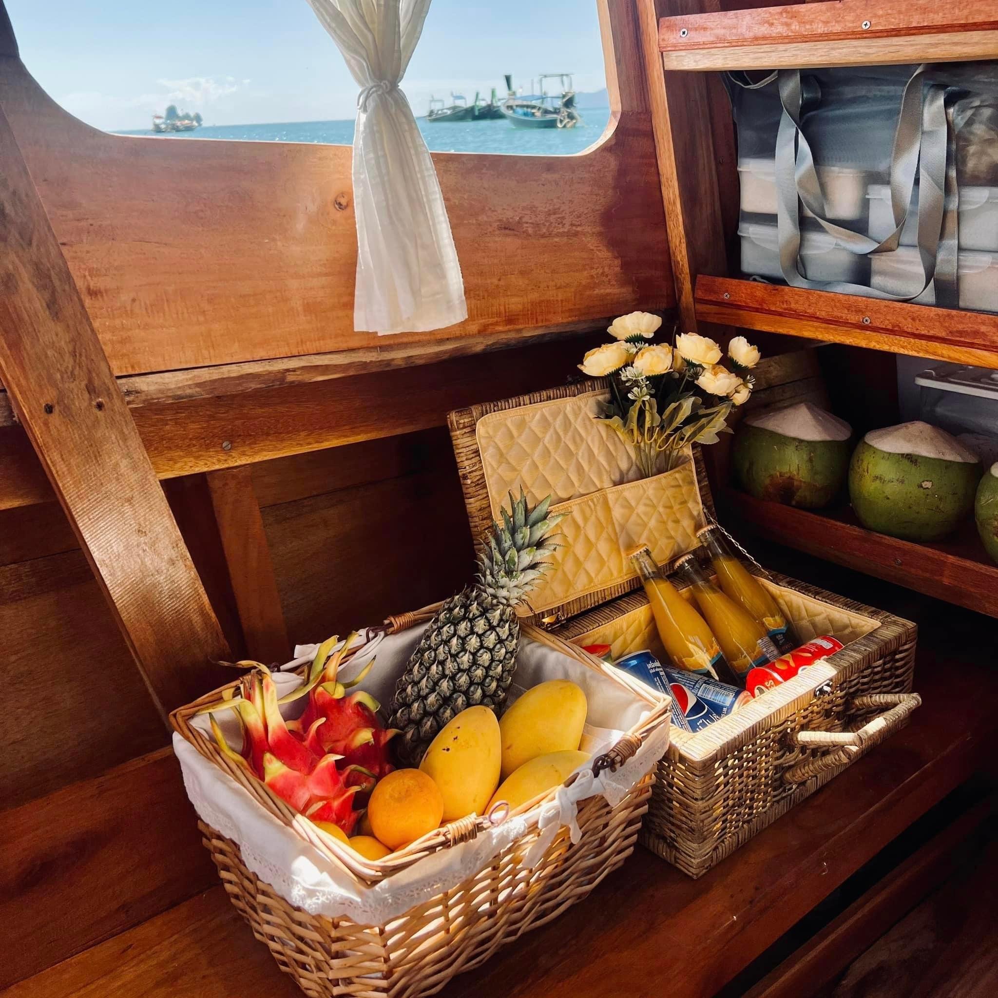 Private Luxury Longtail Boat Tour from Krabi