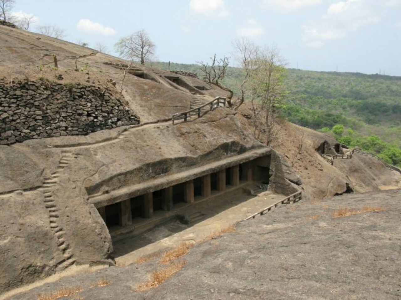 Mumbai: Kanheri Caves & Global Vipassana Pagoda Private Tour