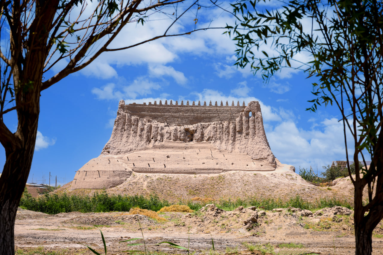 Khiva to Bukhara Private Transfer with Desert Fortress Exploration