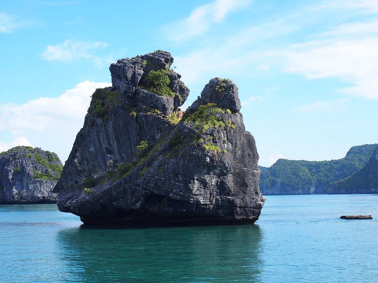 Ang Thong Marine Park Semi-Private Yacht Cruise from Koh Samui