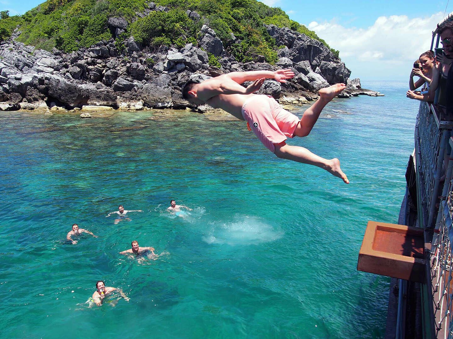 Ang Thong Marine Park Semi-Private Yacht Cruise from Koh Samui
